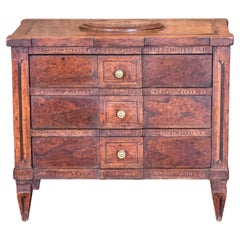 Commodes and Chests of Drawers