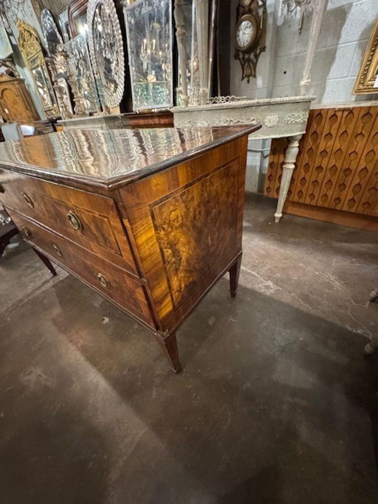 XVIII secolo 18th Century Italian Neo-Classical Commode in vendita