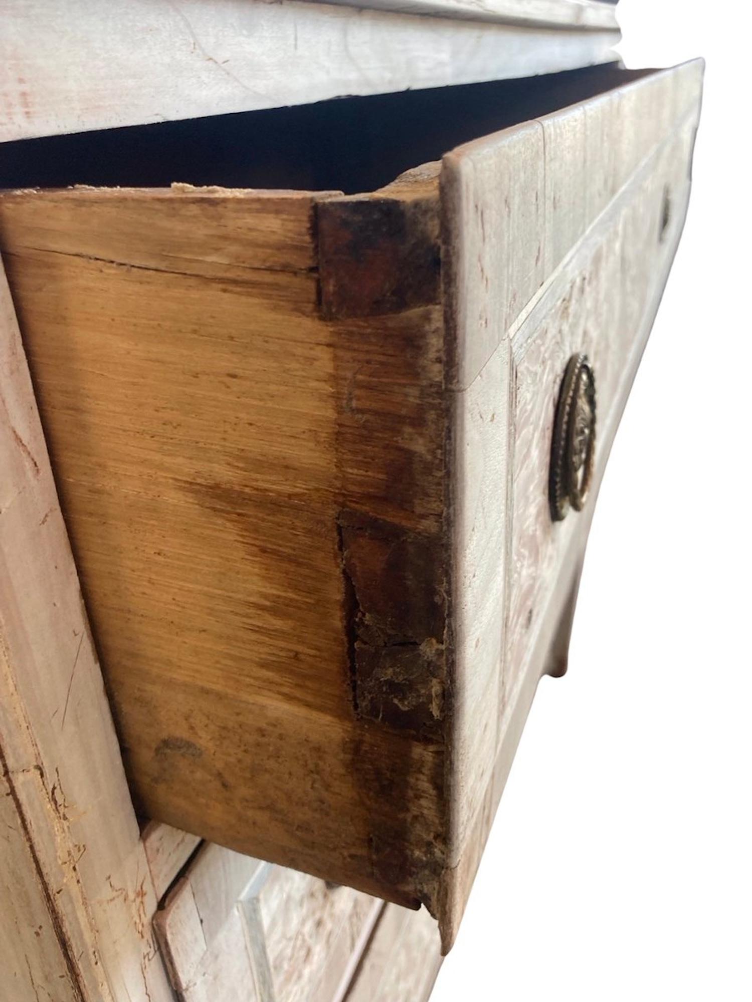 18th Century Italian Neoclassical Bleached Cherry Commode with Walnut Burl For Sale 2