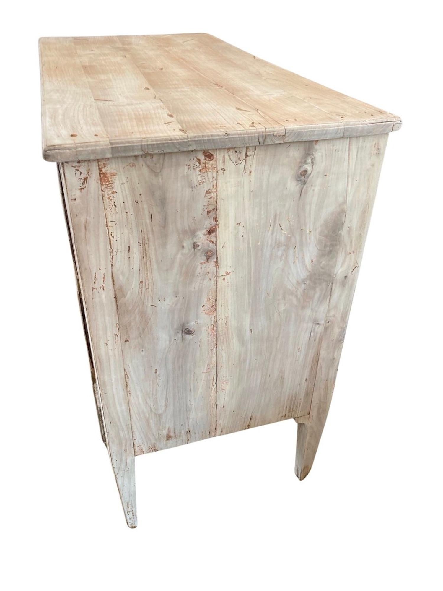 18th Century Italian Neoclassical Bleached Cherry Commode with Walnut Burl For Sale 4