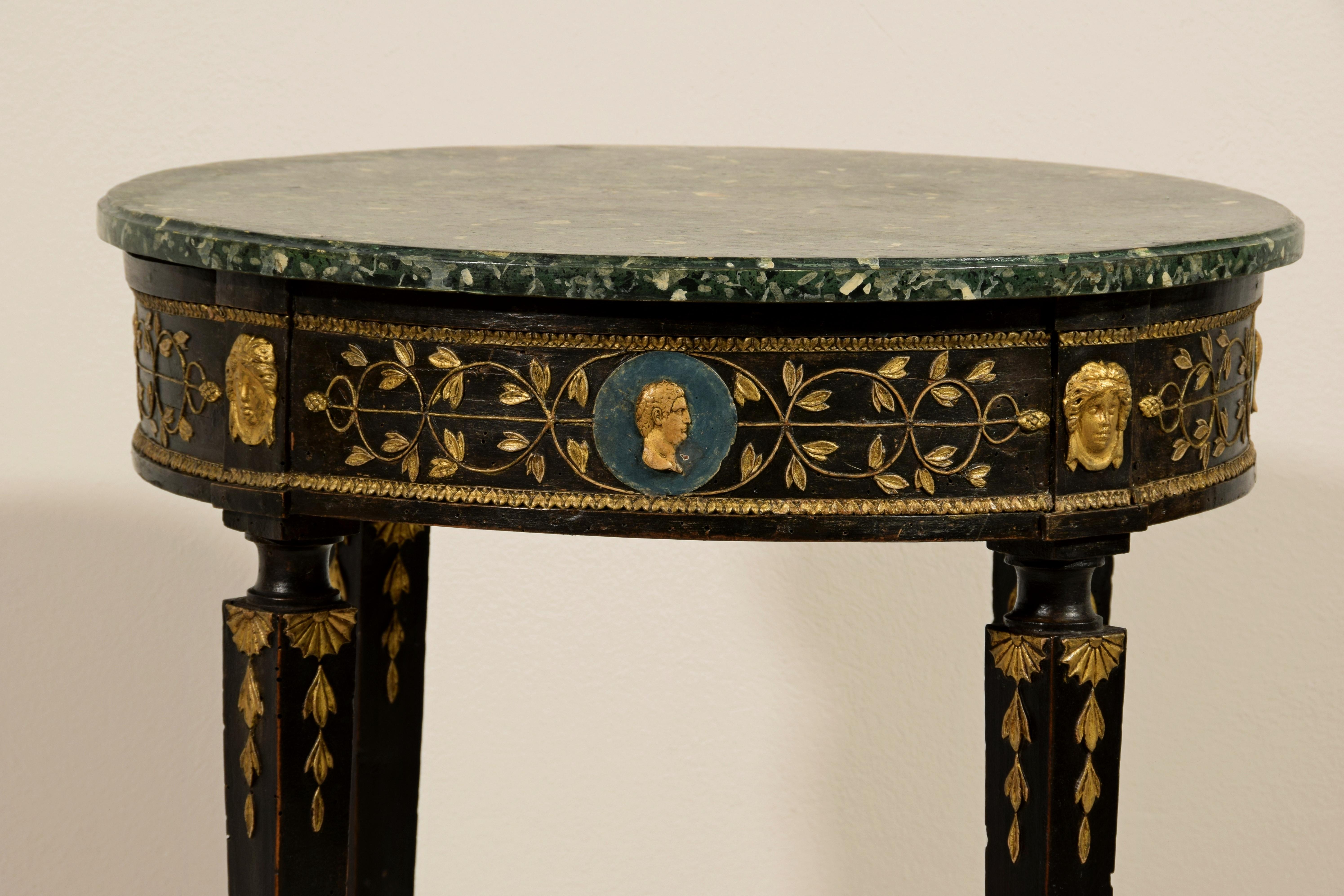 18th Century, Italian Neoclassical Carved and Lacquered Wood Coffee Table For Sale 6