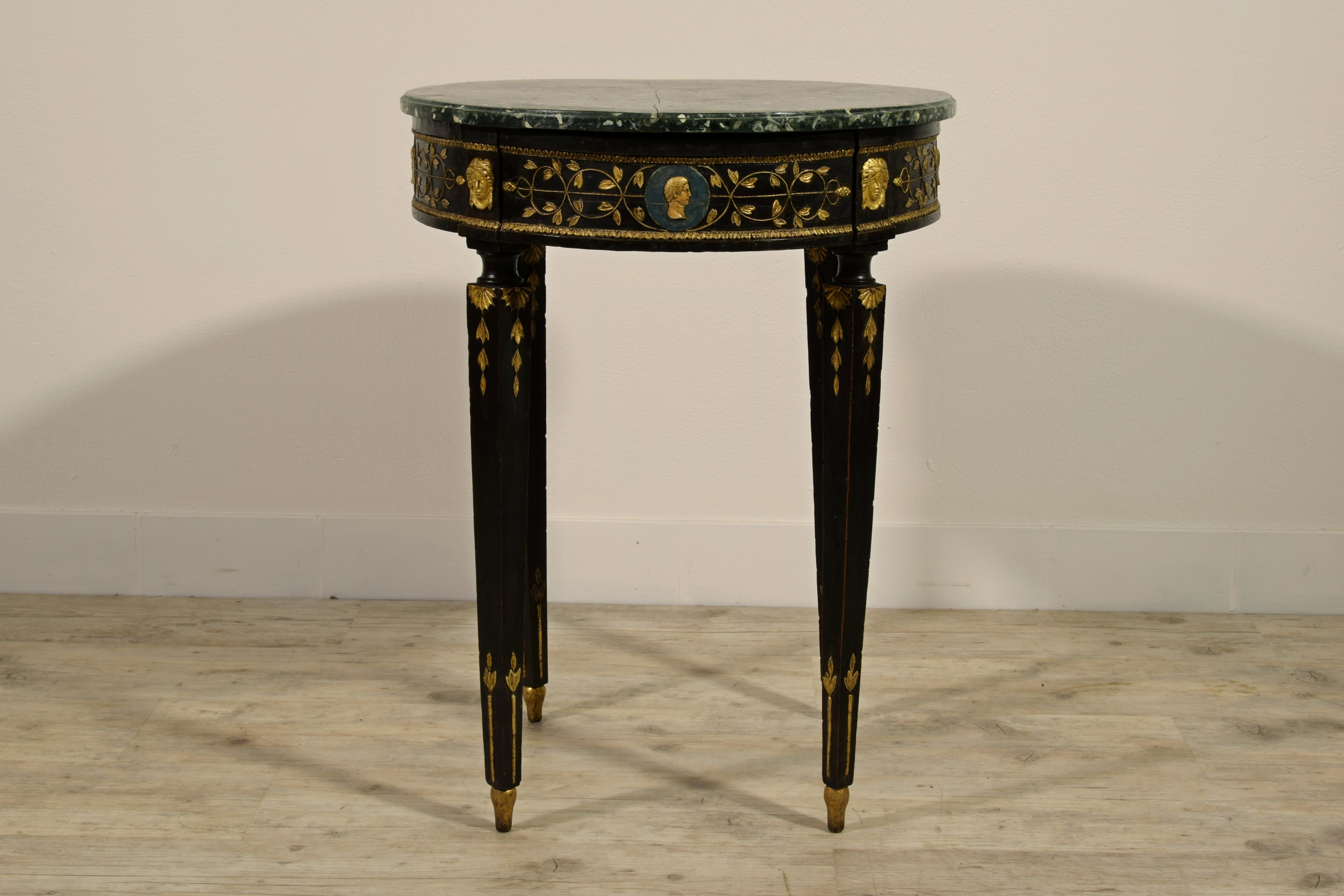 Hand-Carved 18th Century, Italian Neoclassical Carved and Lacquered Wood Coffee Table For Sale