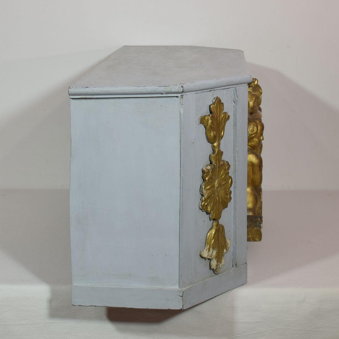 Autel italien néoclassique en bois sculpté du XVIIIe siècle Bon état - En vente à Buisson, FR