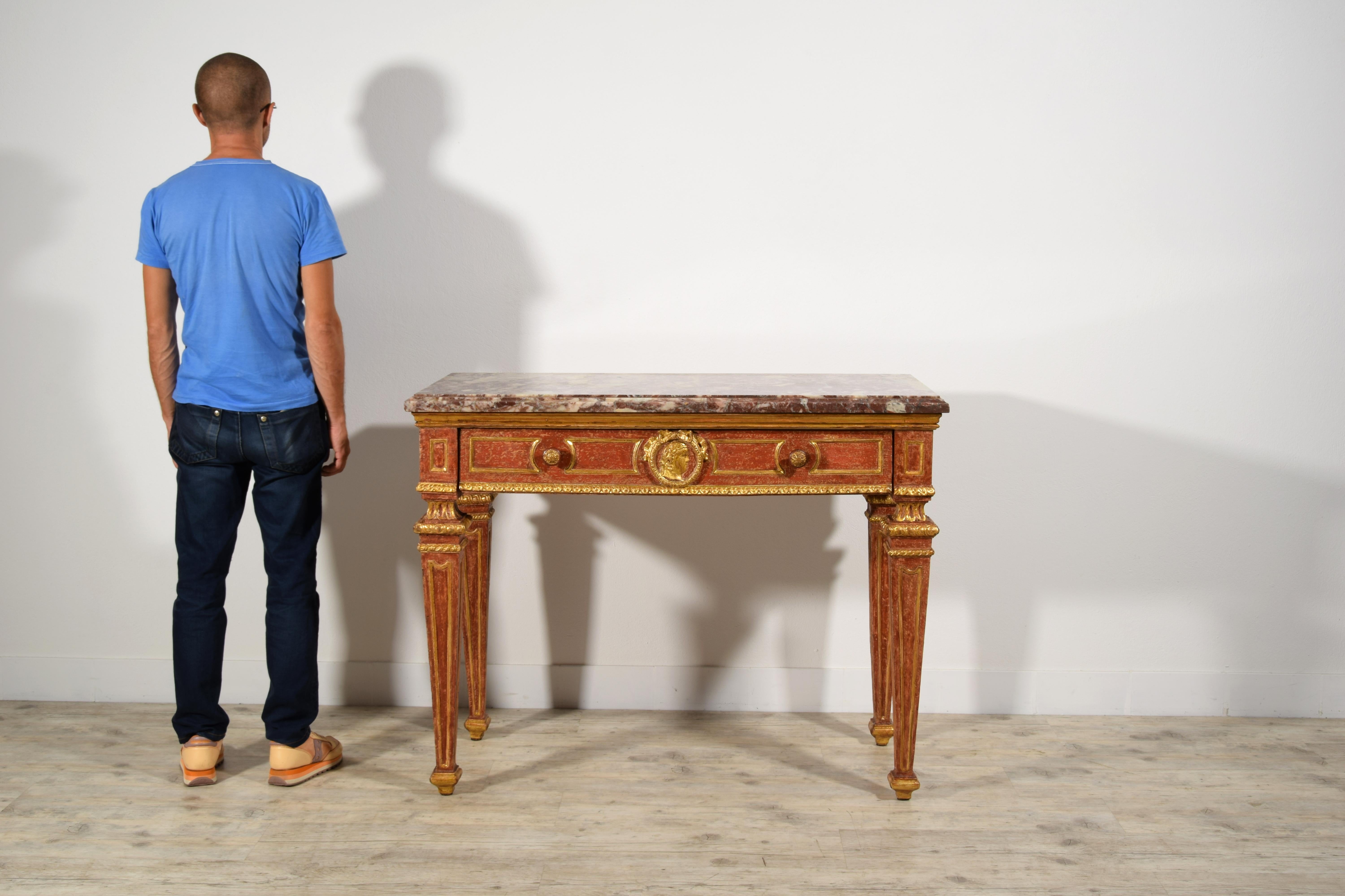 18th Century, Italian Neoclassical Gilded and Red Lacquered Wood with Marble Top For Sale 7