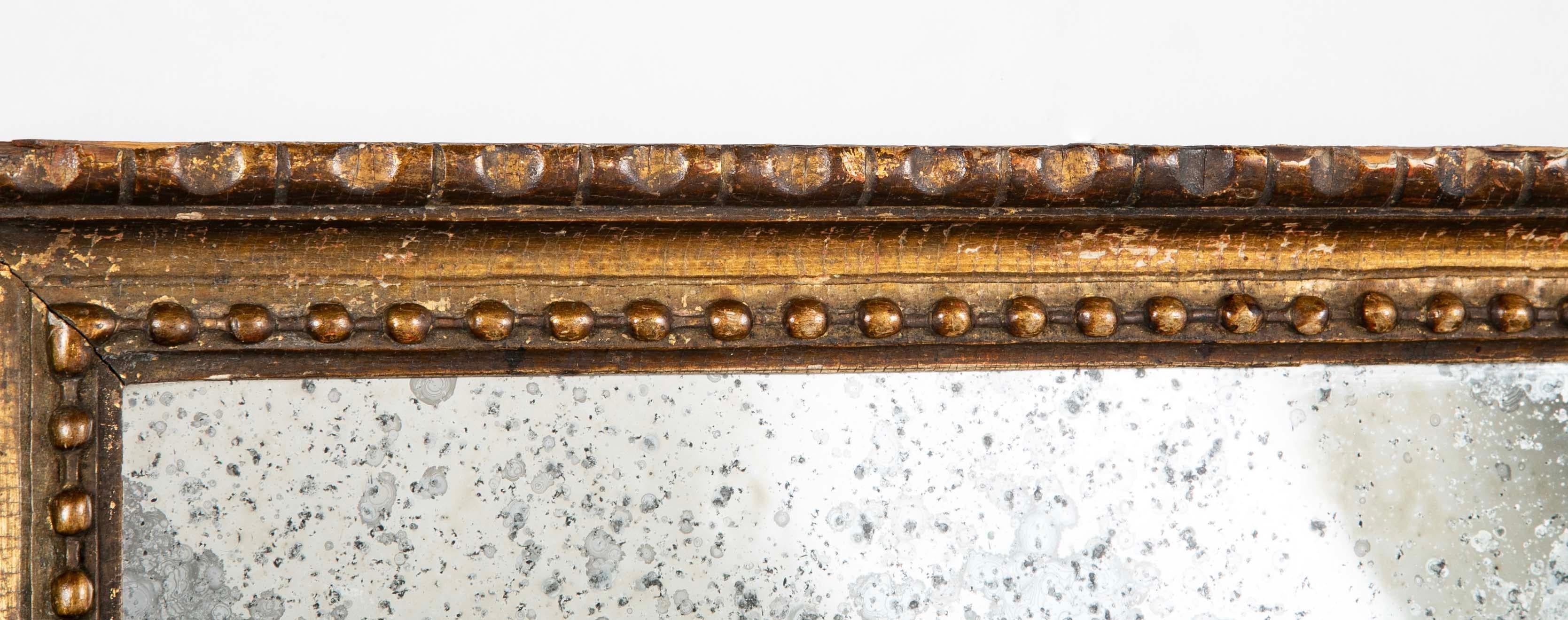 Specchio in legno dorato neoclassico italiano del XVIII secolo In condizioni buone in vendita a Stamford, CT