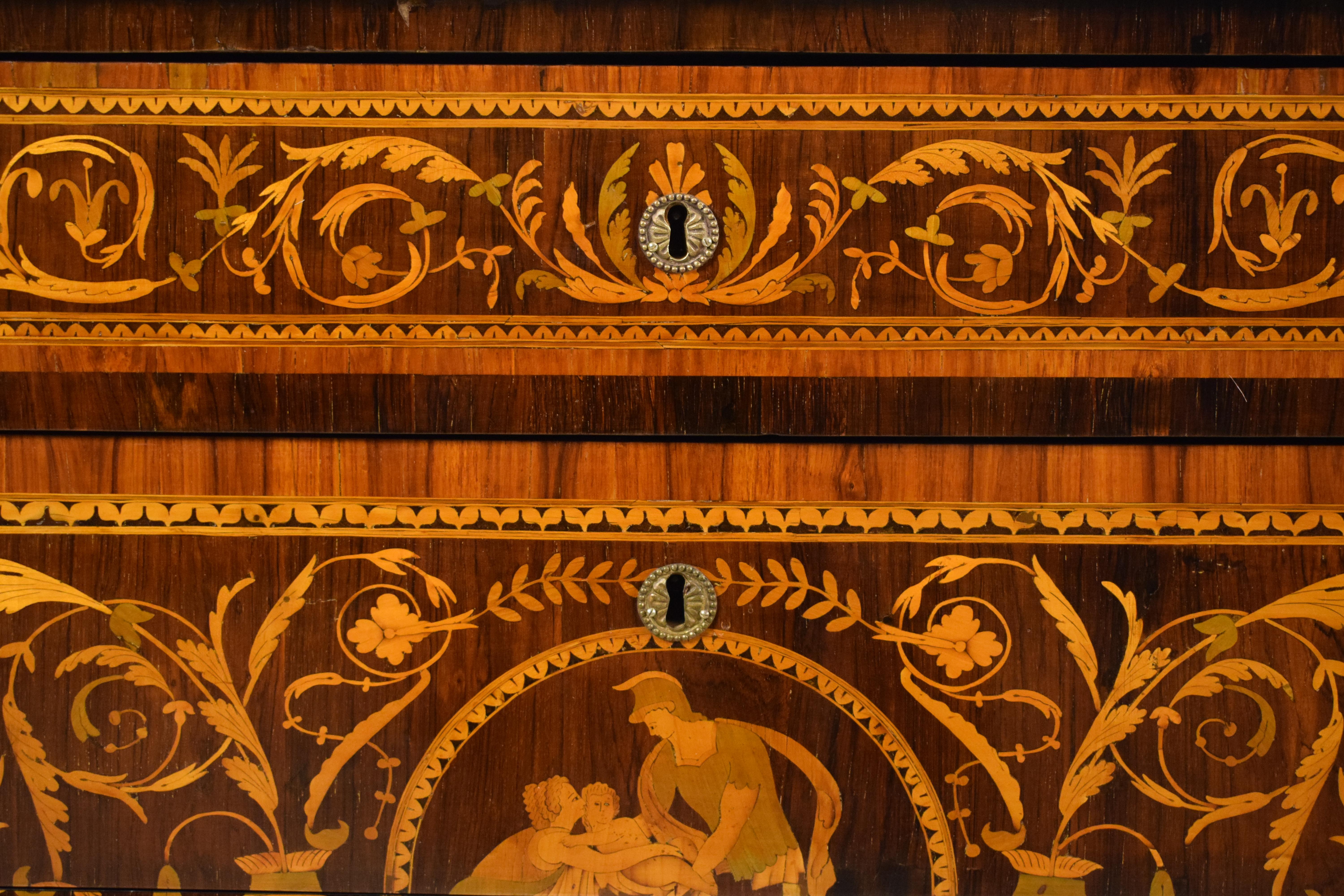 18. Jahrhundert:: Italienische klassizistische Kommode mit Intarsien:: Marmorplatte im Angebot 1
