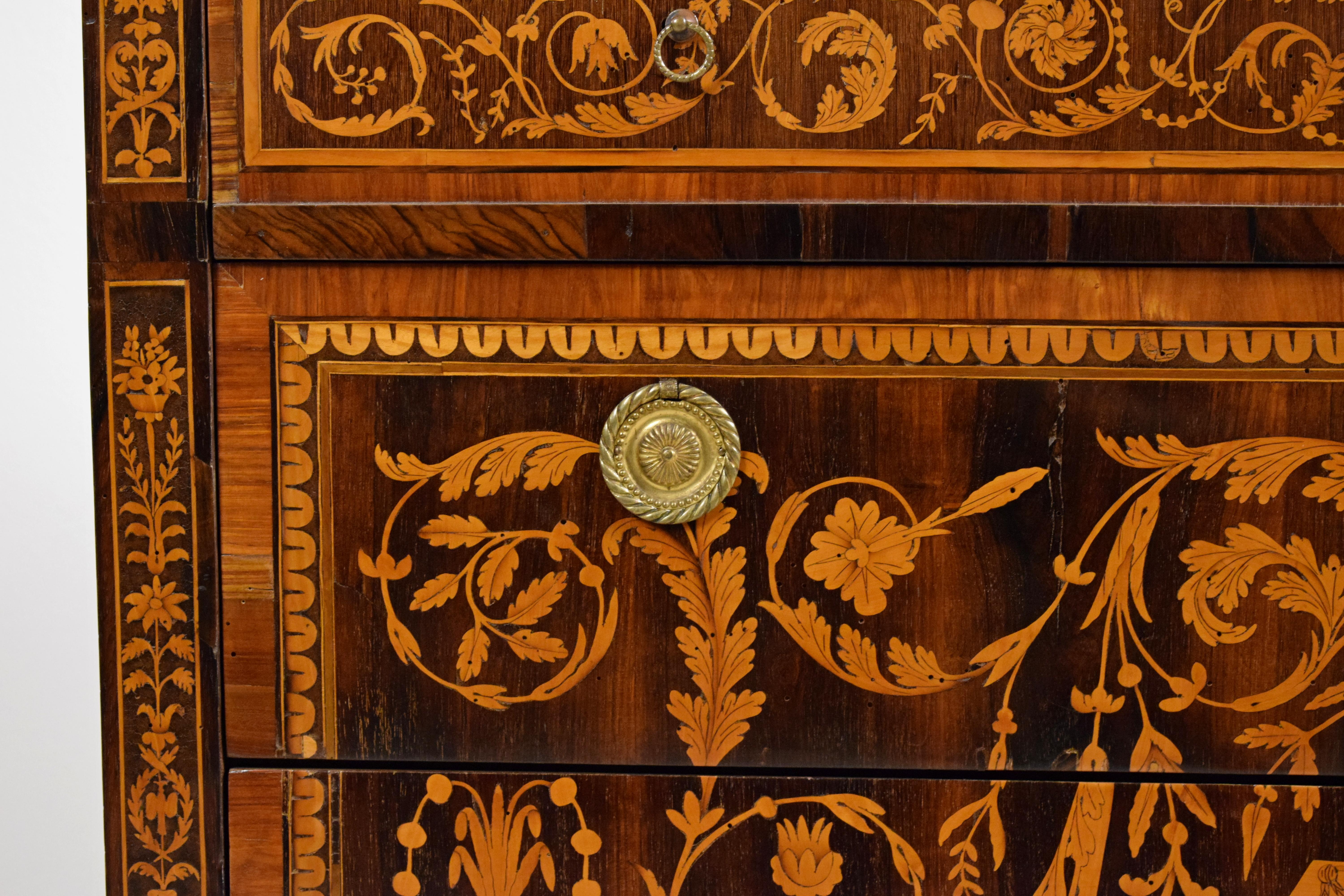 18th Century, Italian Neoclassical Inlaid Wood Chest of Drawers For Sale 7