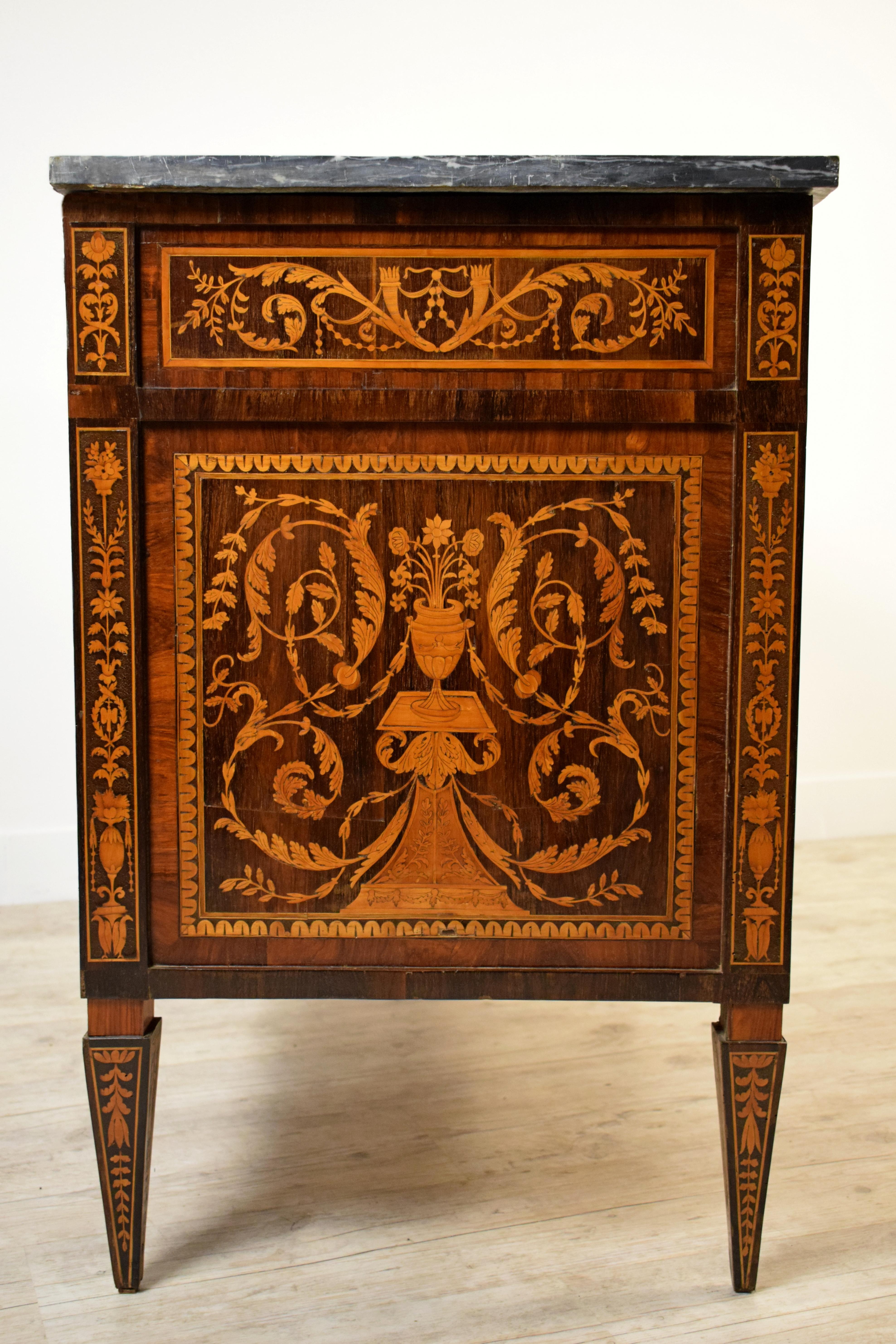 18th Century, Italian Neoclassical Inlaid Wood Chest of Drawers For Sale 2