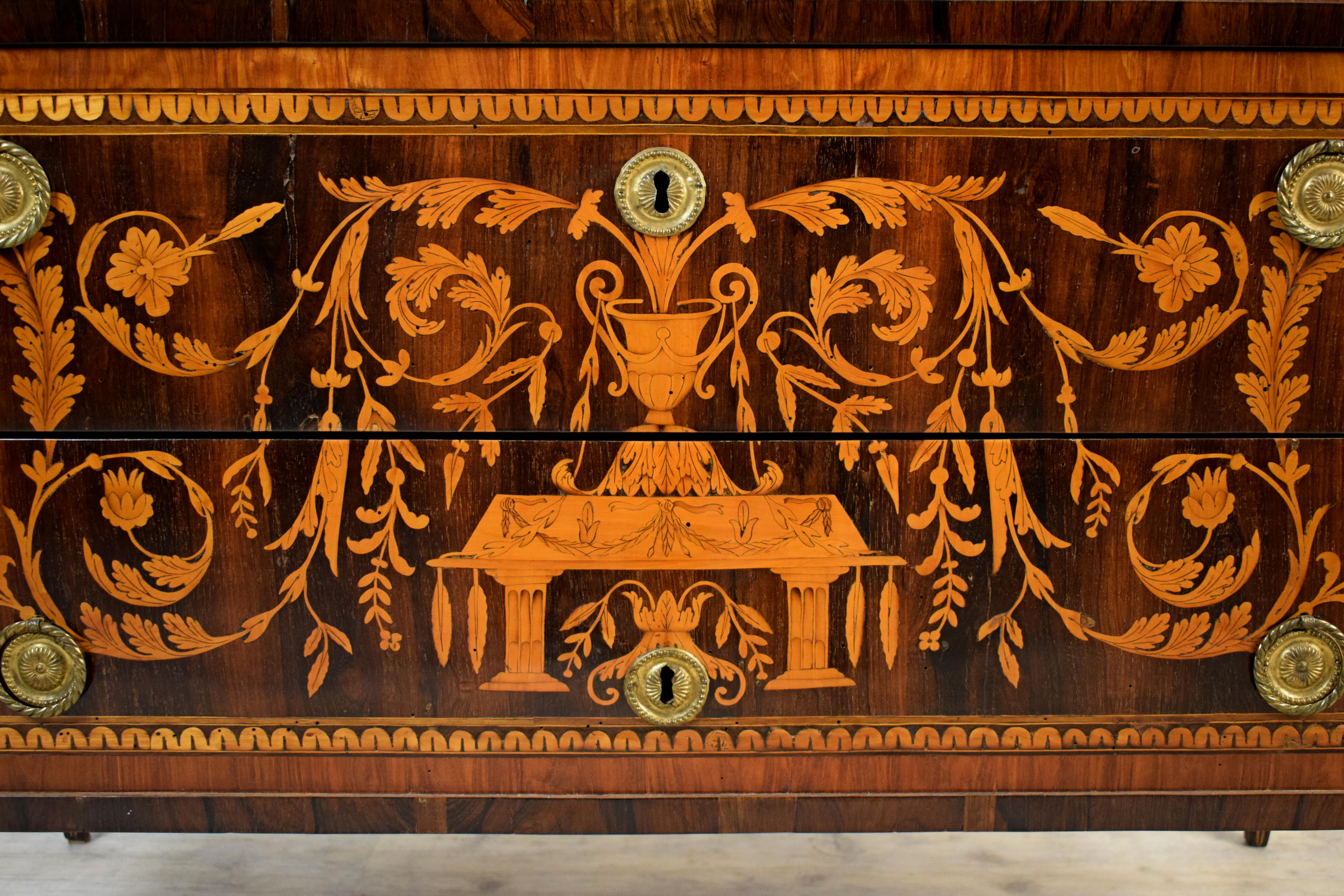 18th Century, Italian Neoclassical Inlaid Wood Chest of Drawers For Sale 3
