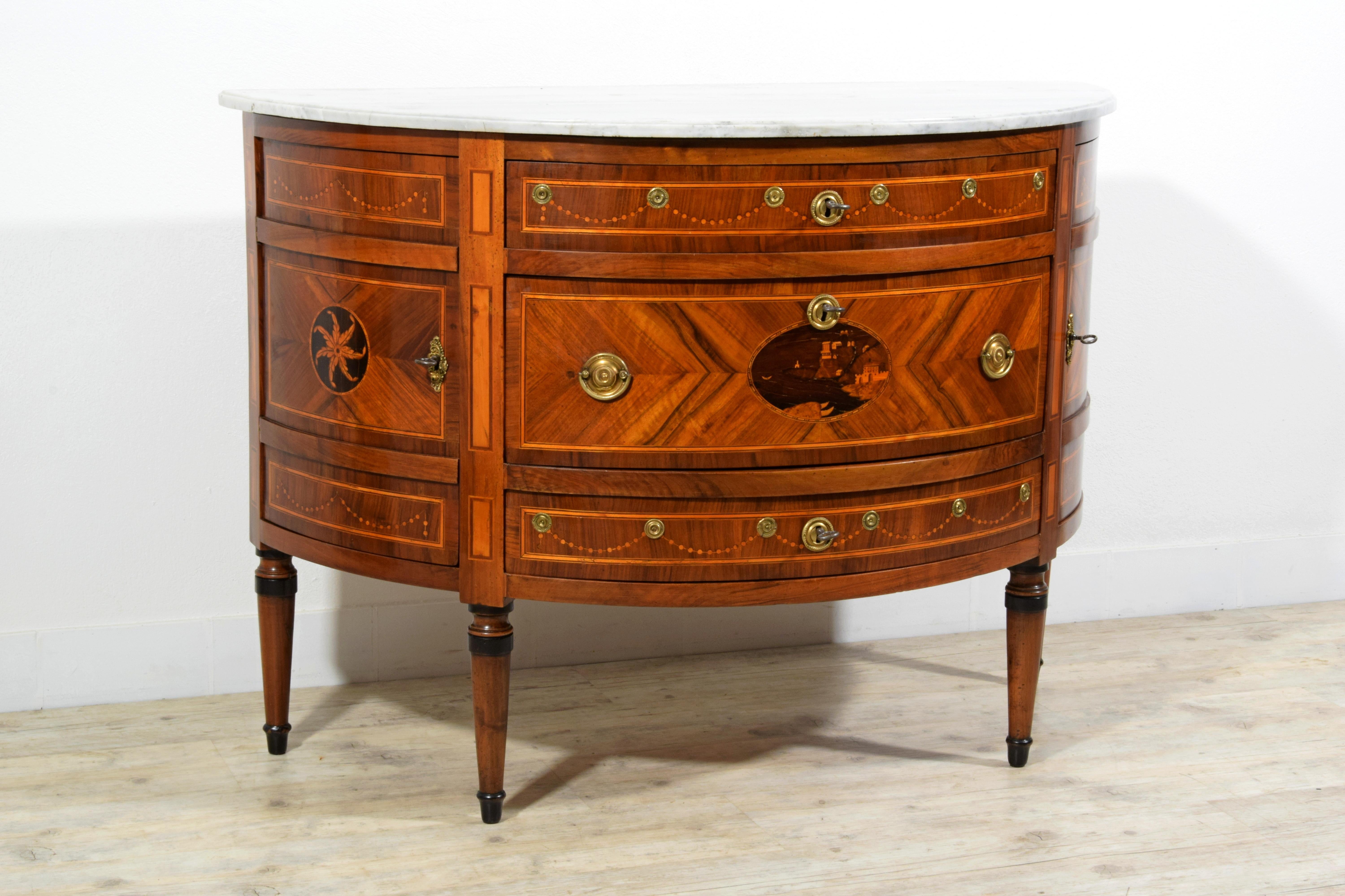 Néoclassique Commode Demi Lune italienne incrustée néoclassique du 18ème siècle en vente