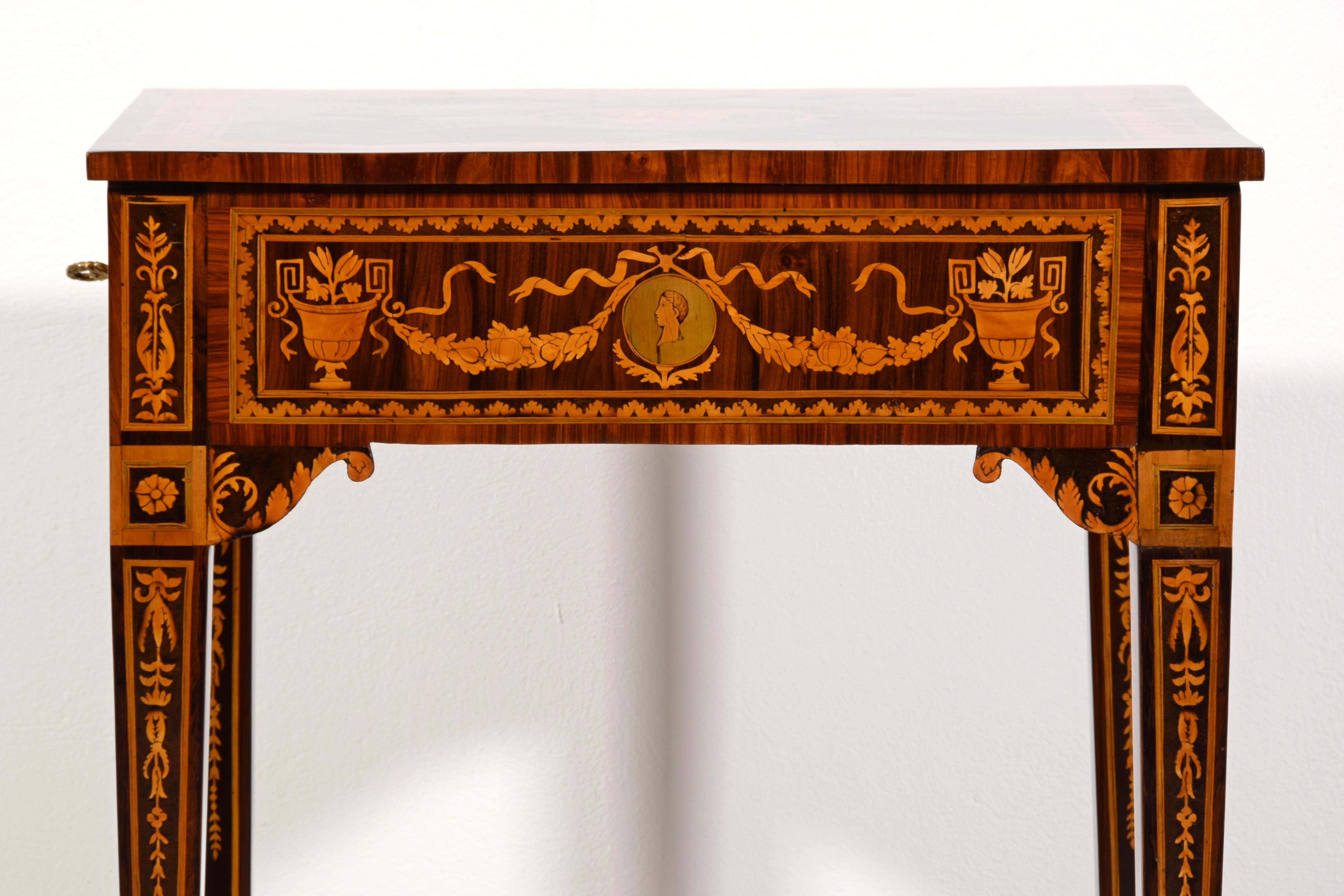 18. Jahrhundert, Italienischer Neoklassizistischer Intarsien Holztisch  im Angebot 11