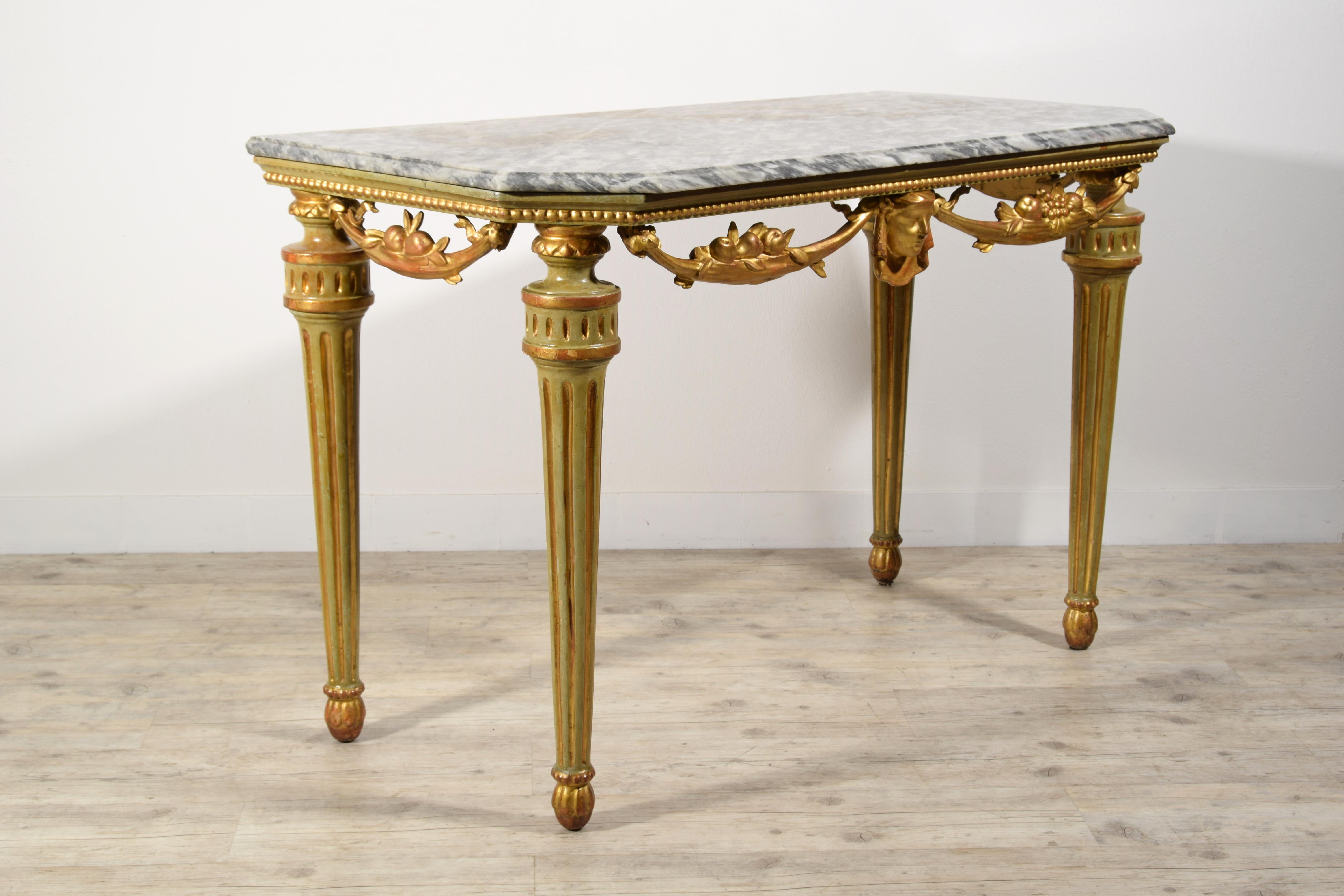 XVIIIe siècle, Table console néoclassique italienne en bois laqué et doré  en vente 15