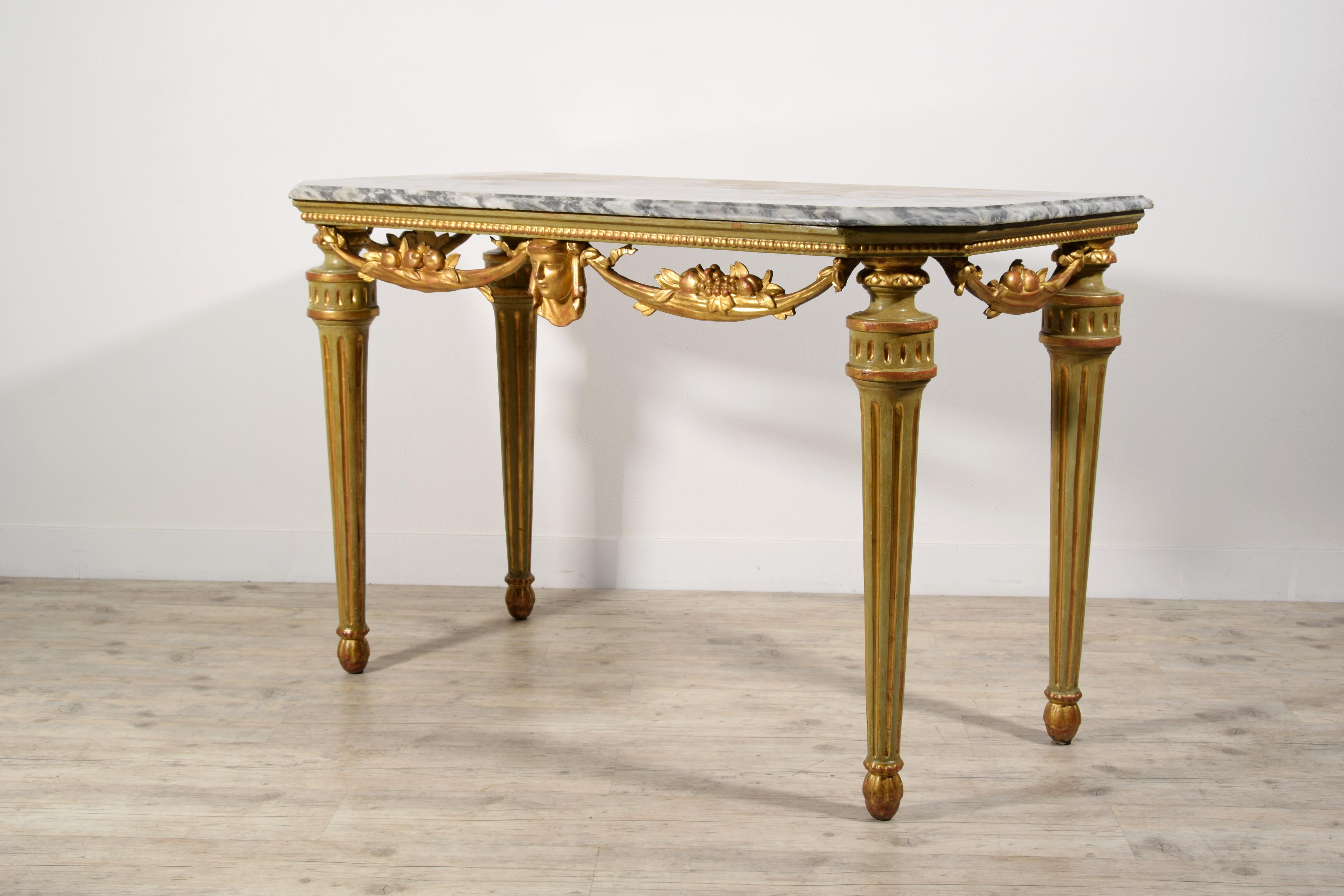 XVIIIe siècle, Table console néoclassique italienne en bois laqué et doré  en vente 1