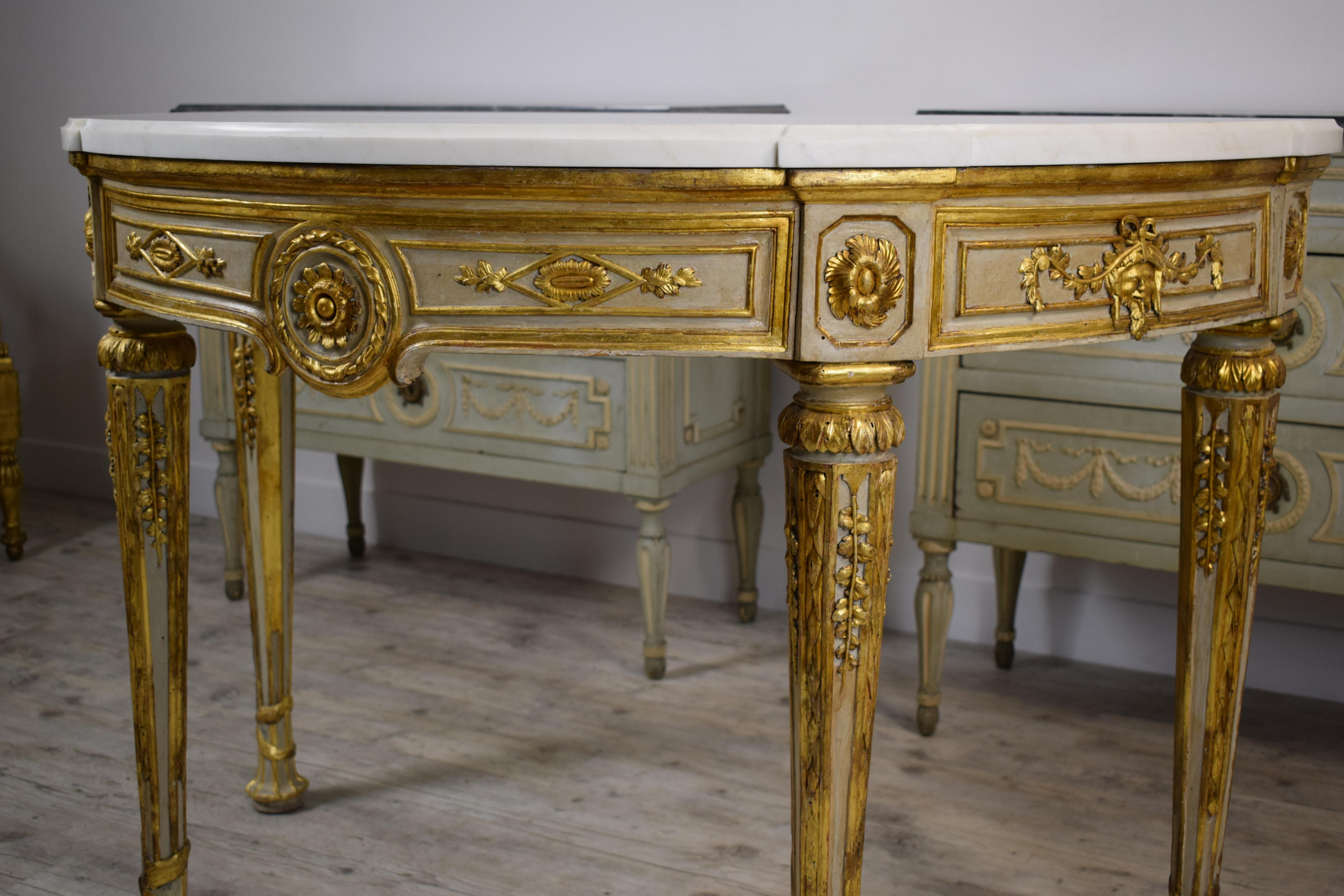 18th Century, Italian Neoclassical Lacquered and Giltwood Console Table For Sale 4