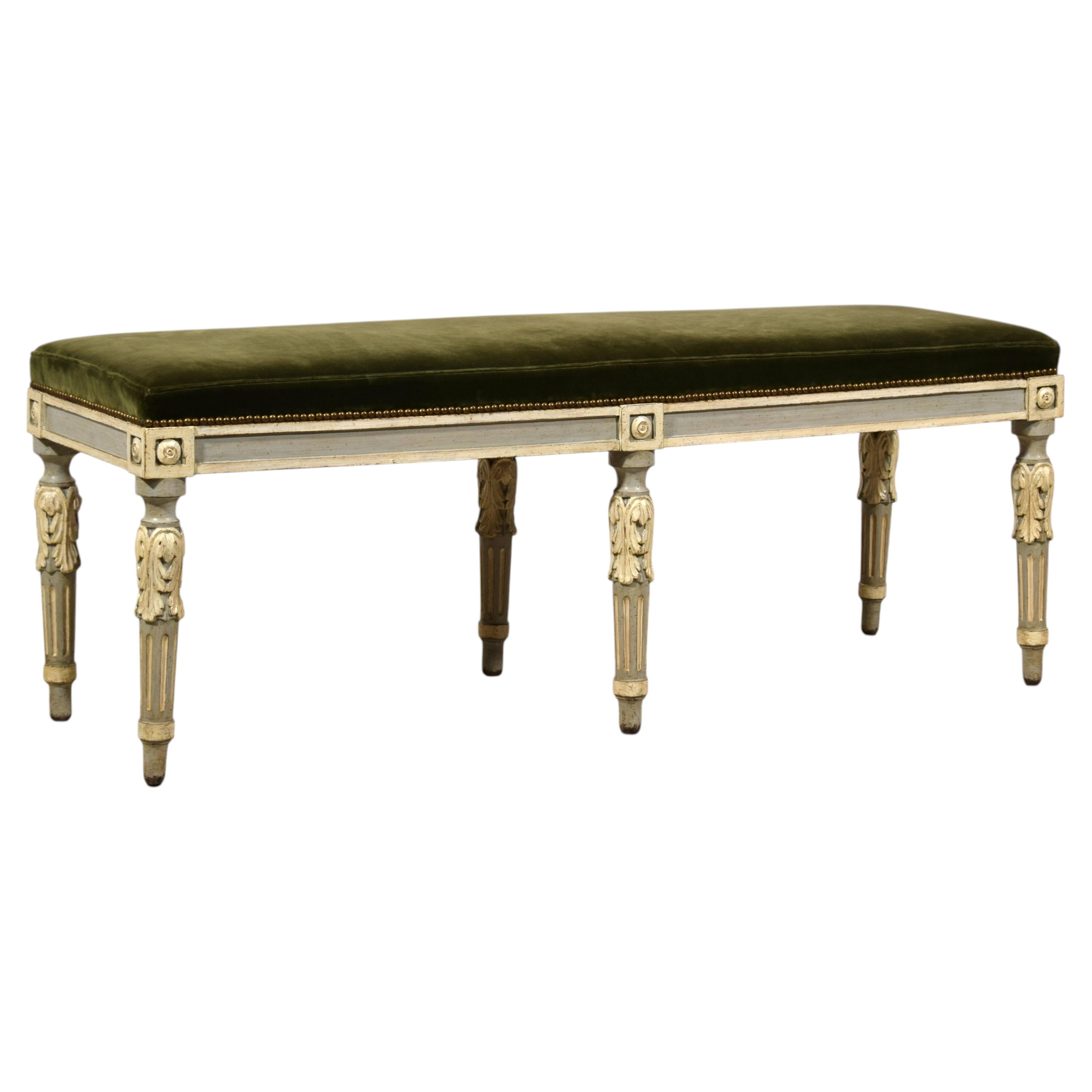 Banco de madera lacada de estilo neoclásico italiano del siglo XVIII en venta