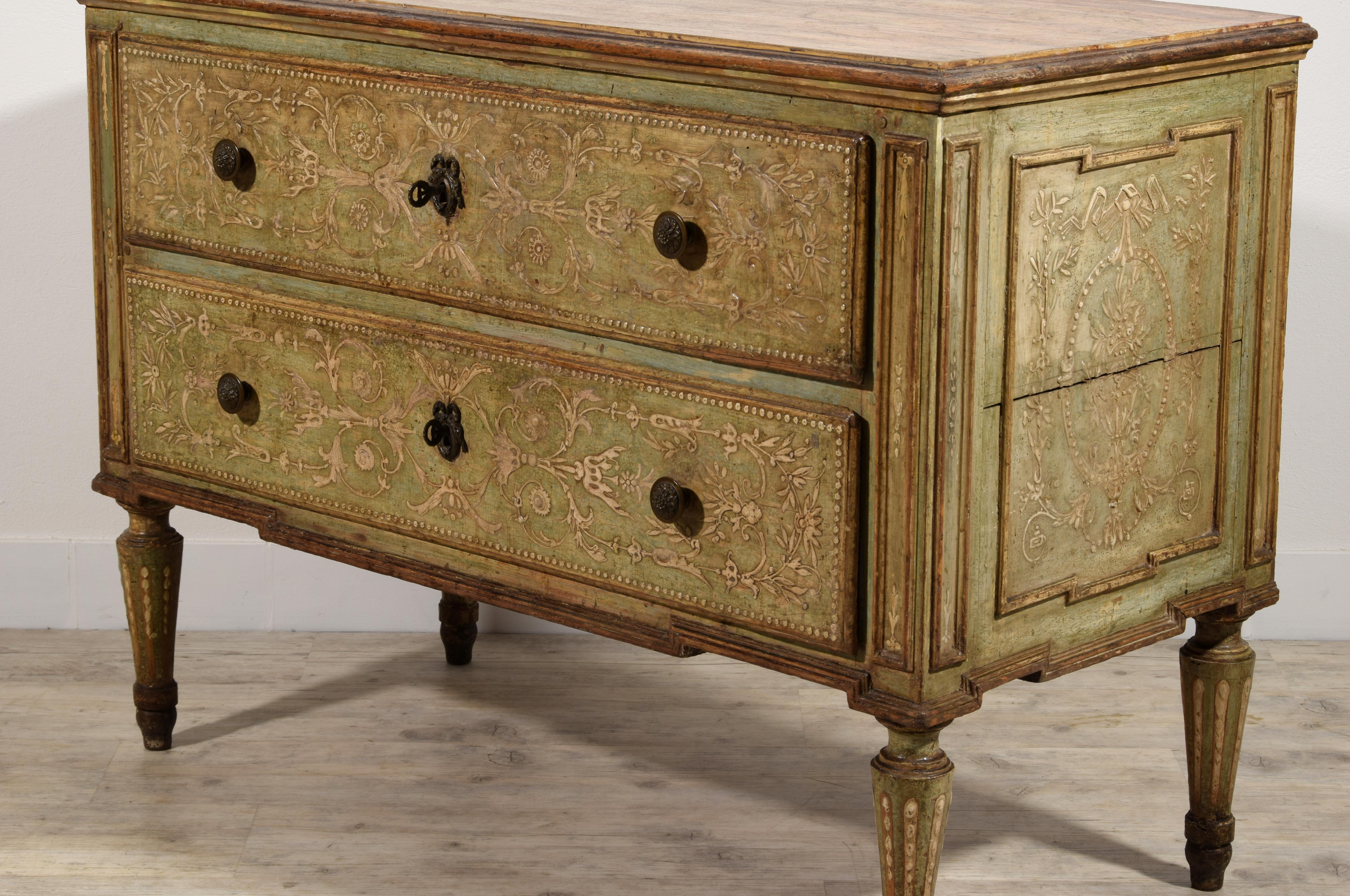18th Century, Italian Neoclassical Lacquered Wood Chest of Drawer 10