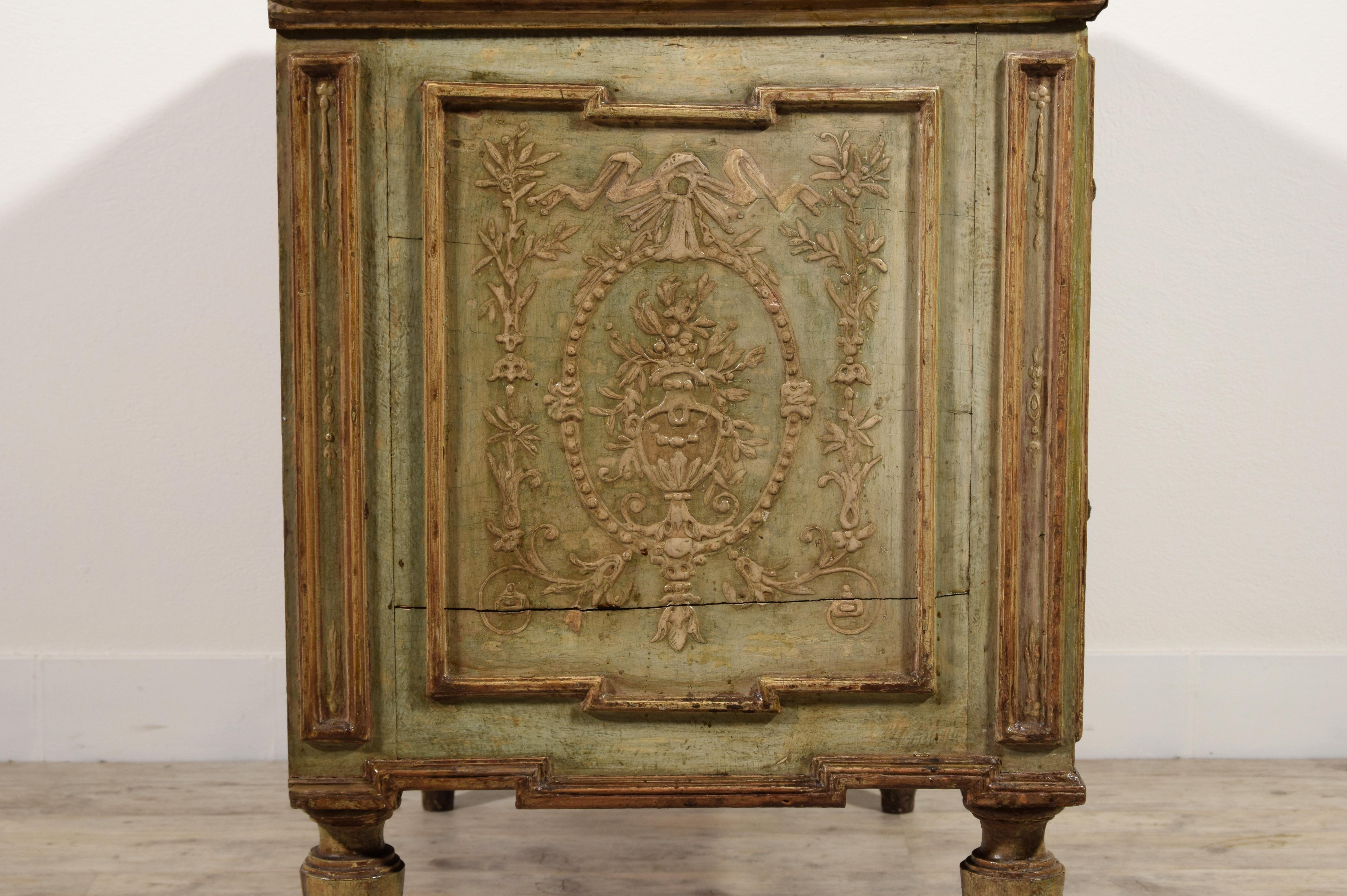 18th Century, Italian Neoclassical Lacquered Wood Chest of Drawer 14