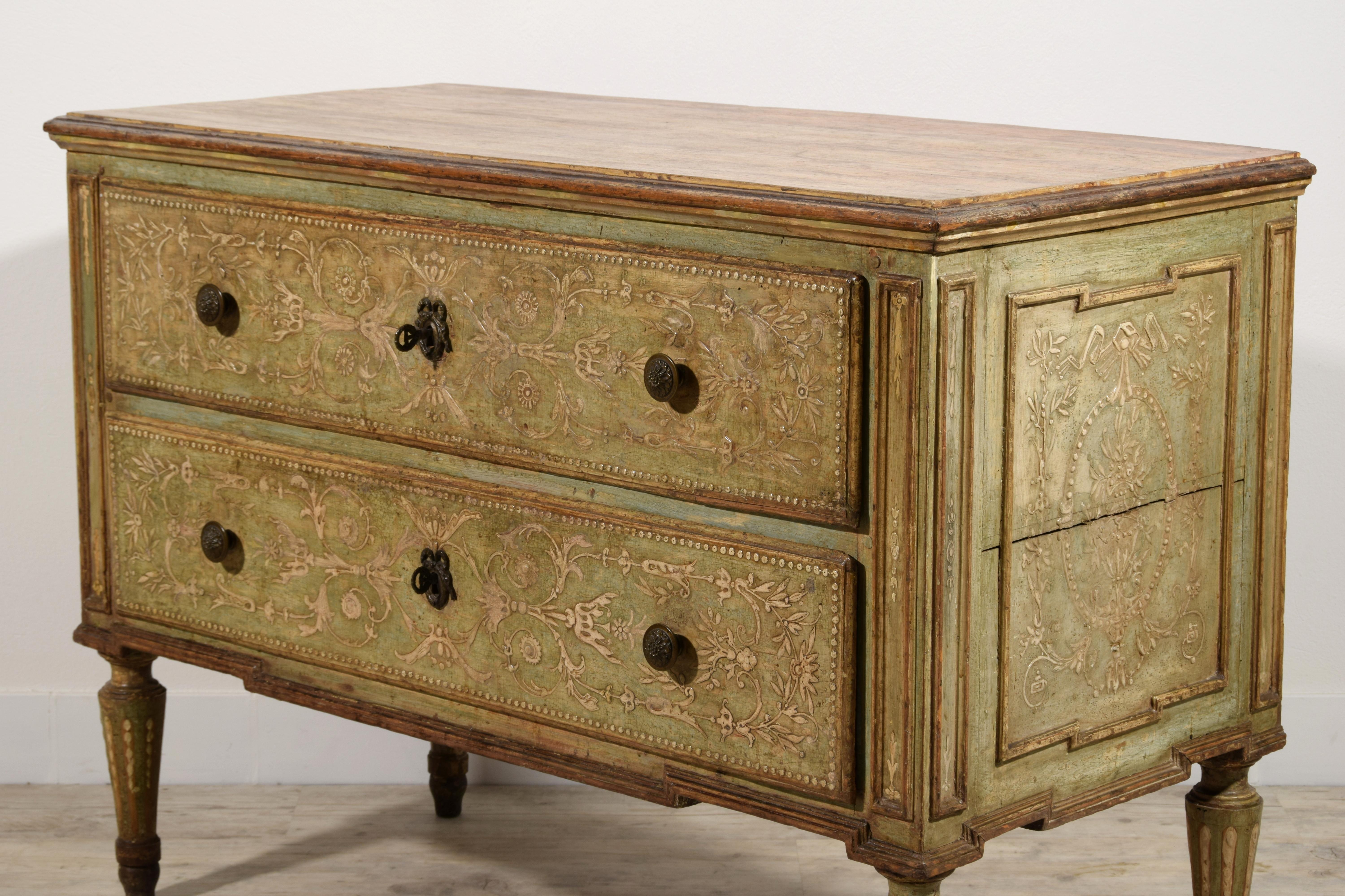 18th Century, Italian Neoclassical Lacquered Wood Chest of Drawer 17