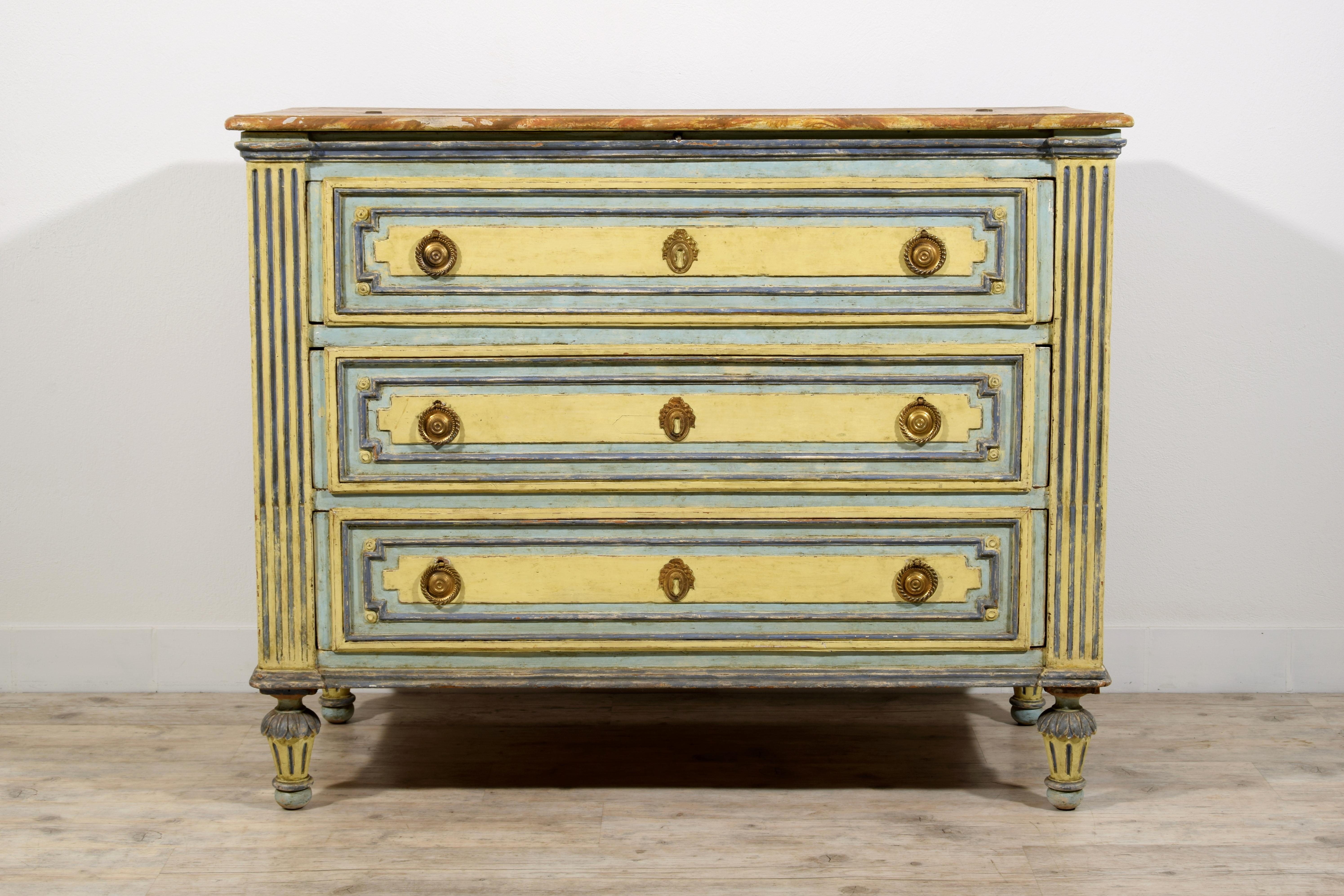 Hand-Carved 18th century, Italian Neoclassical Lacquered Wood Chest of Drawers  For Sale