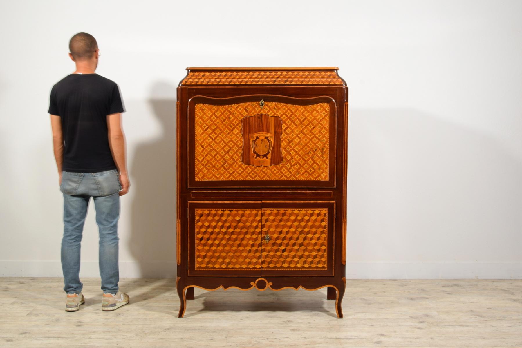 Segreteria in legno intarsiato neoclassica italiana del XVIII secolo in vendita 5