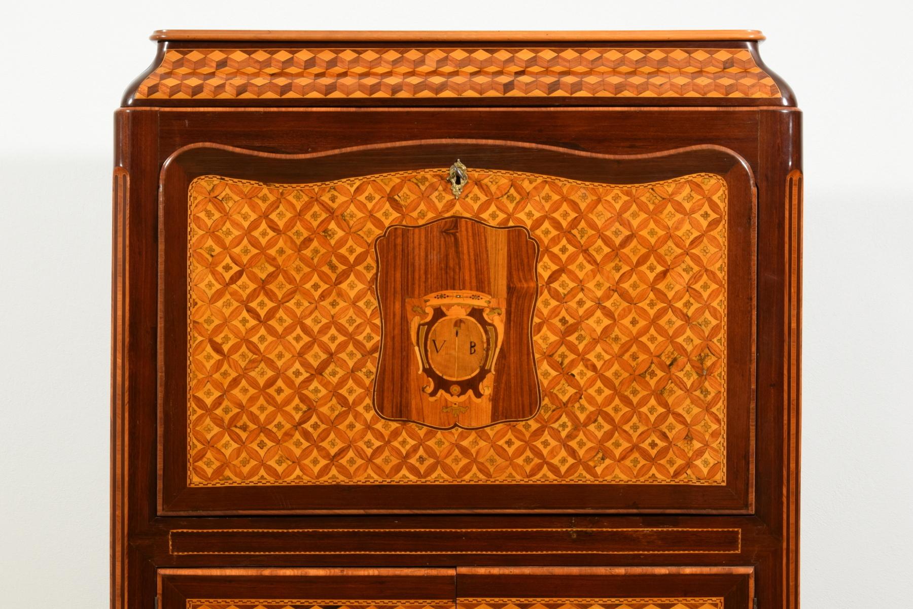 Segreteria in legno intarsiato neoclassica italiana del XVIII secolo in vendita 6