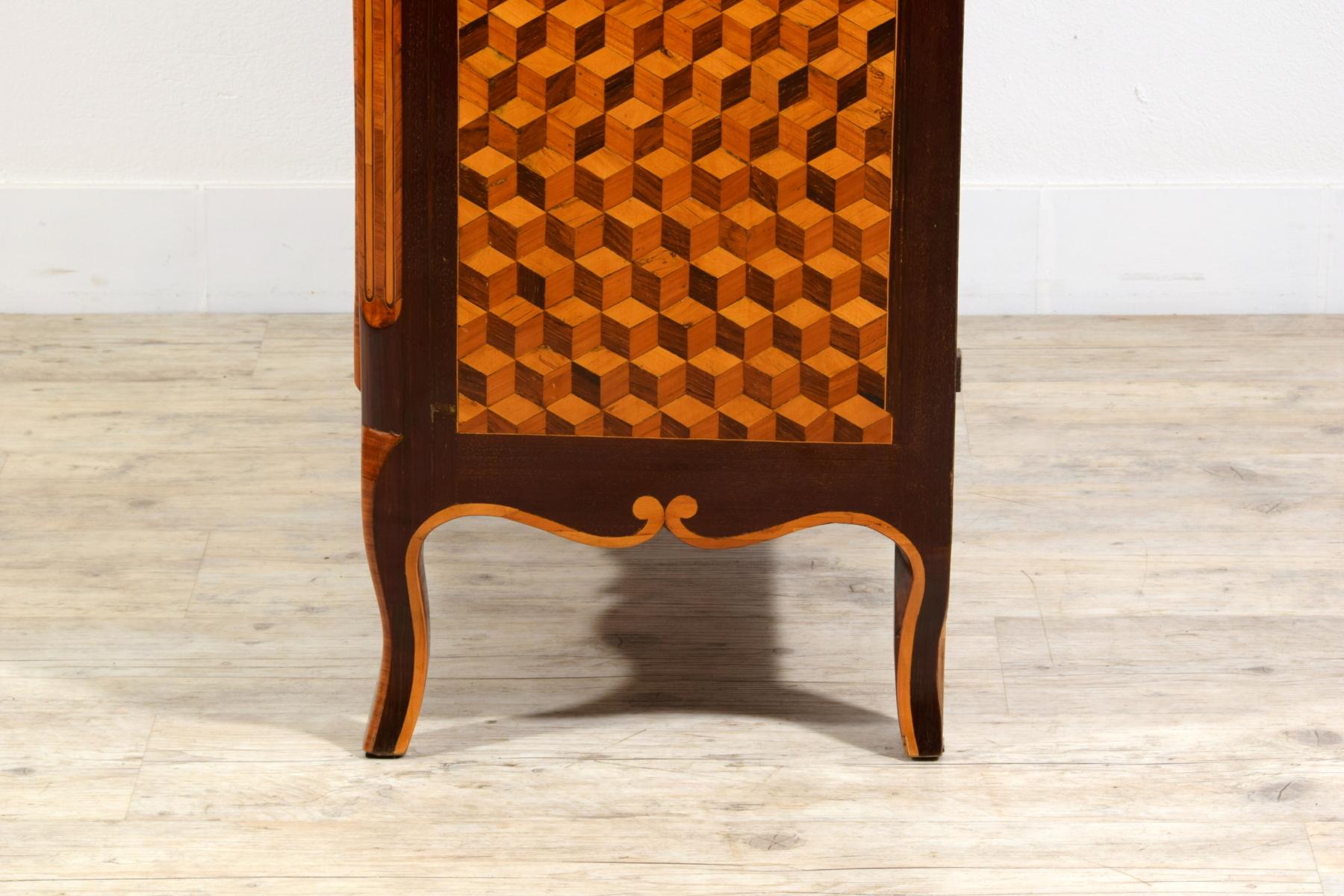 Segreteria in legno intarsiato neoclassica italiana del XVIII secolo in vendita 12