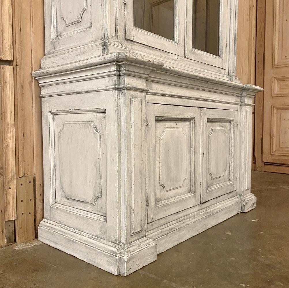 18th Century Italian Neoclassical Painted Bookcase For Sale 5