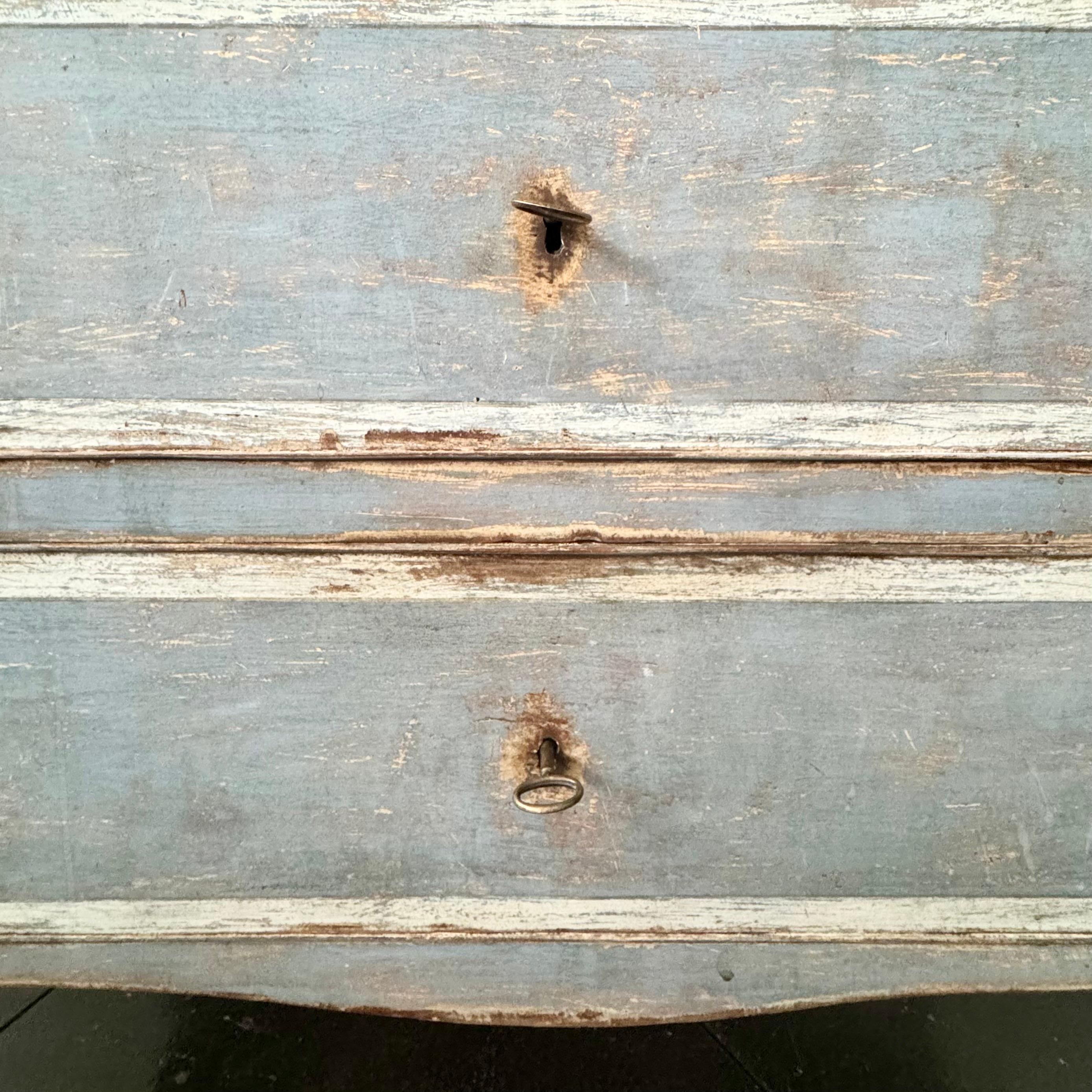 Commode peinte néoclassique italienne du 18e siècle en vente 4