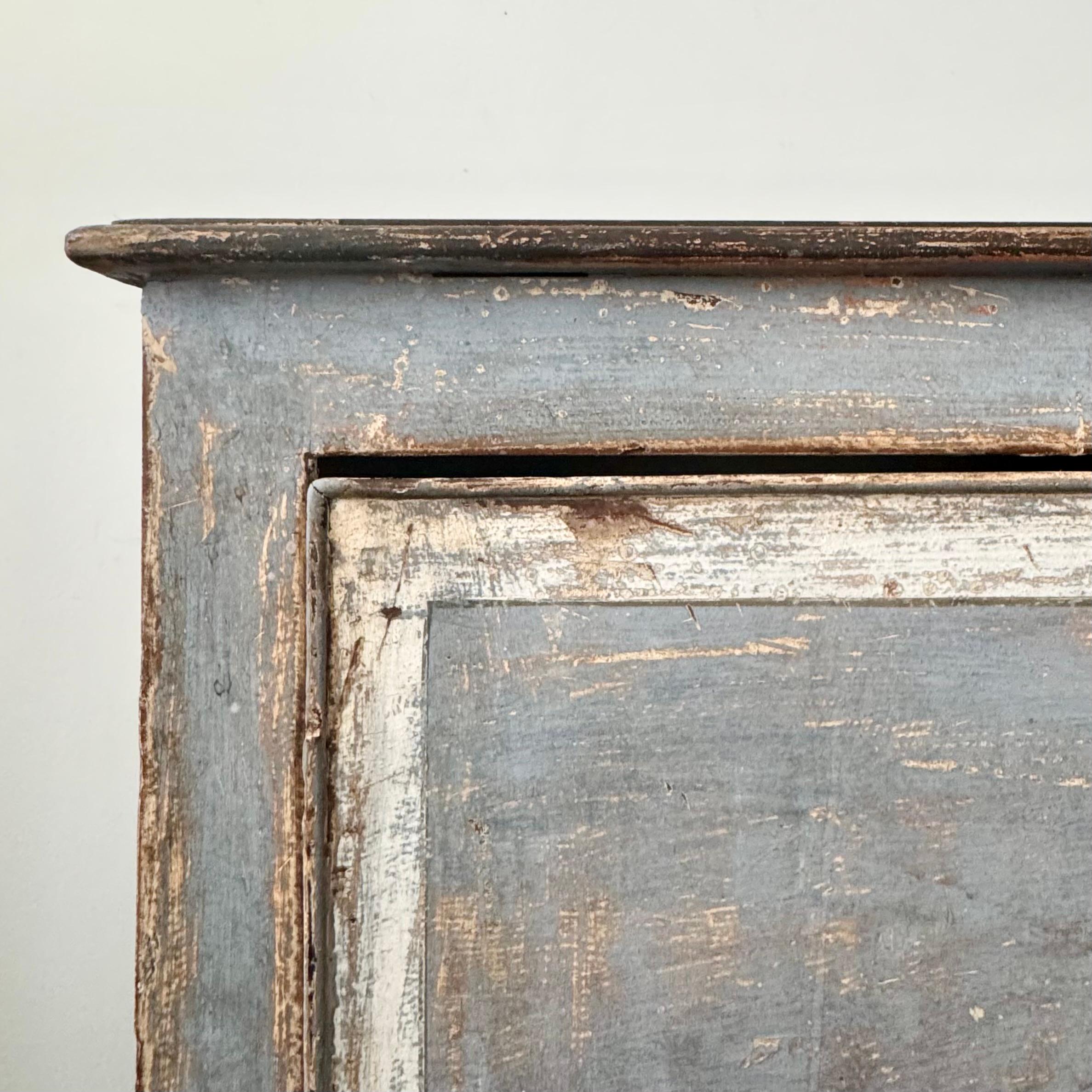 Commode peinte néoclassique italienne du 18e siècle en vente 1