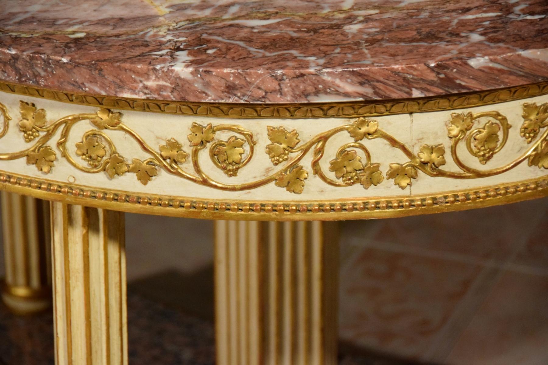 18th Century, Italian Neoclassical Round Lacquered Wood Center Table 8