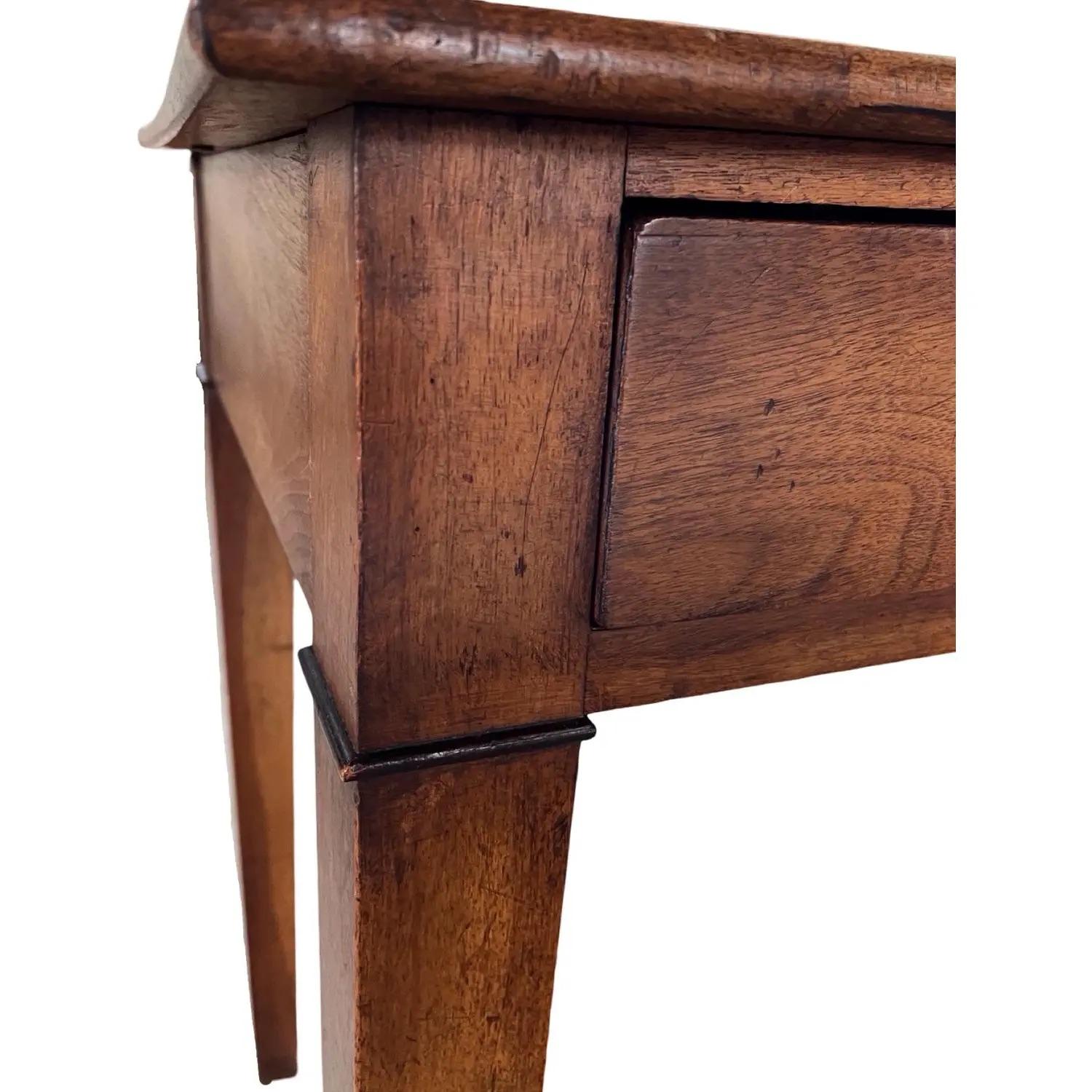 Walnut 18th Century Italian Neoclassical Side Table