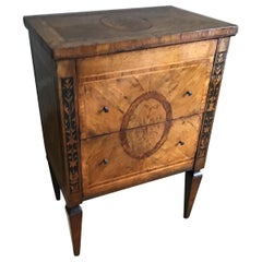 18th Century Italian Neoclassical Walnut and Marquetry Commodino