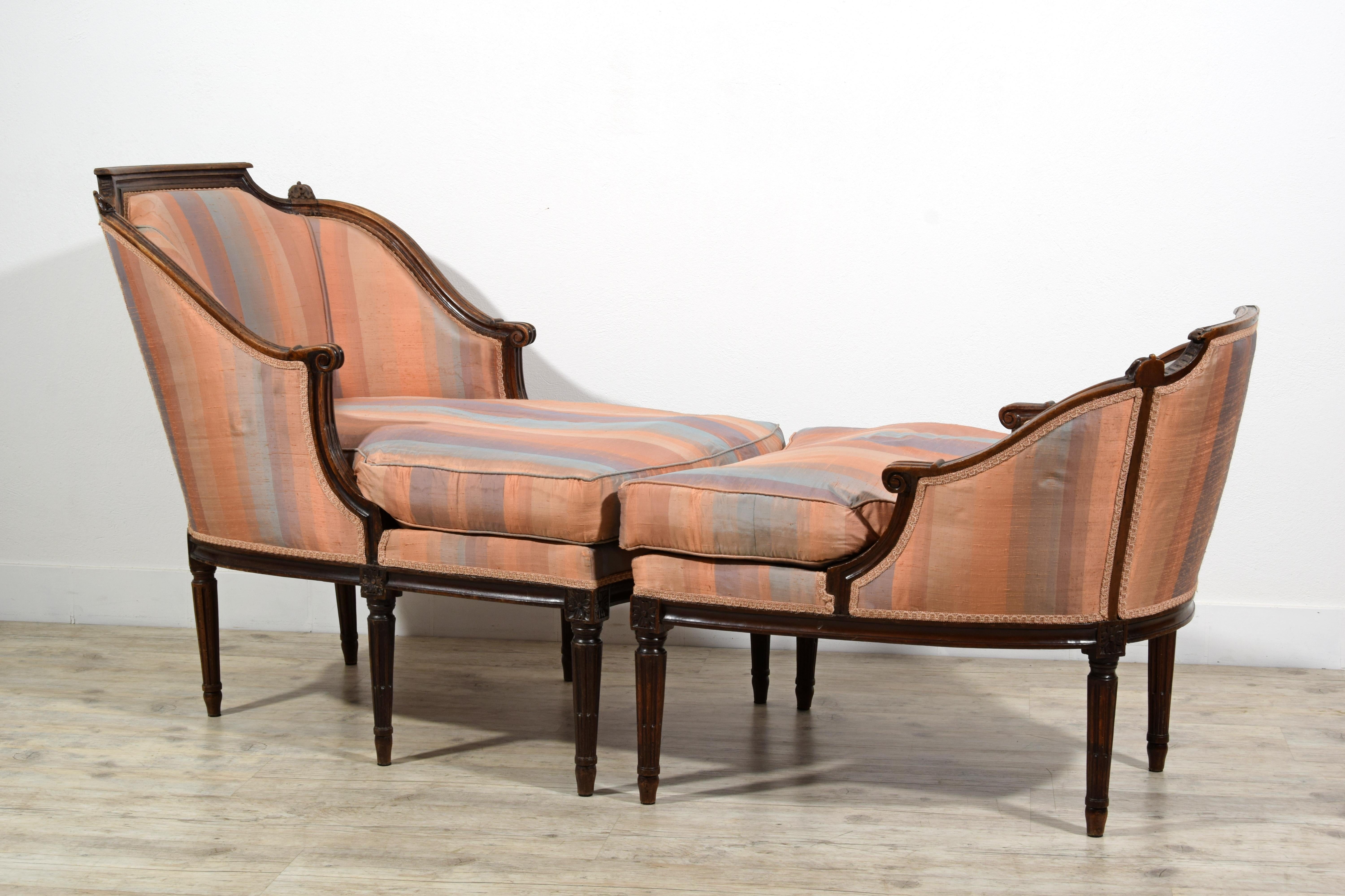 18th Century, Italian Neoclassical Walnut Wood Duchesse Brisée Armchair For Sale 10