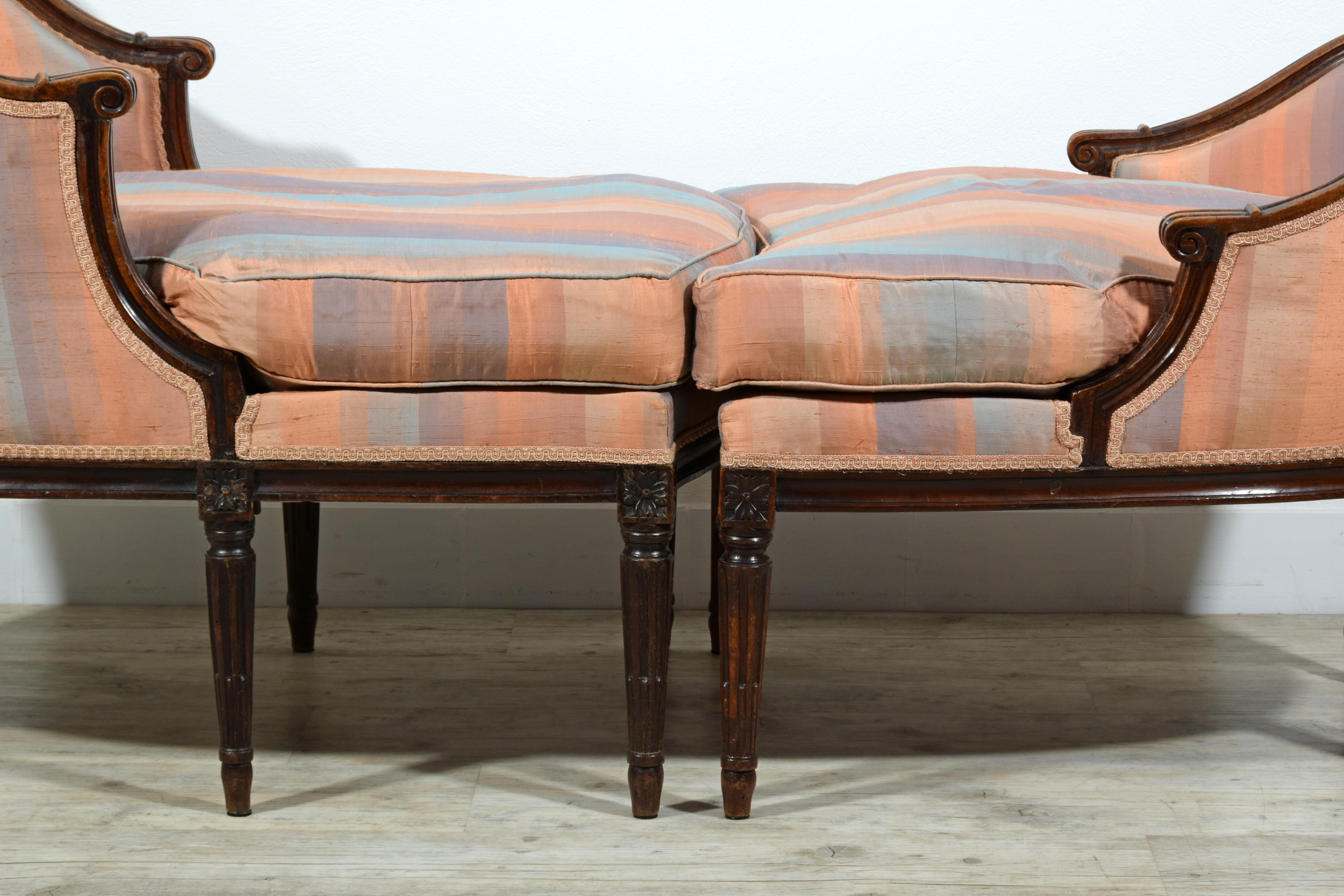 18th Century, Italian Neoclassical Walnut Wood Duchesse Brisée Armchair For Sale 11