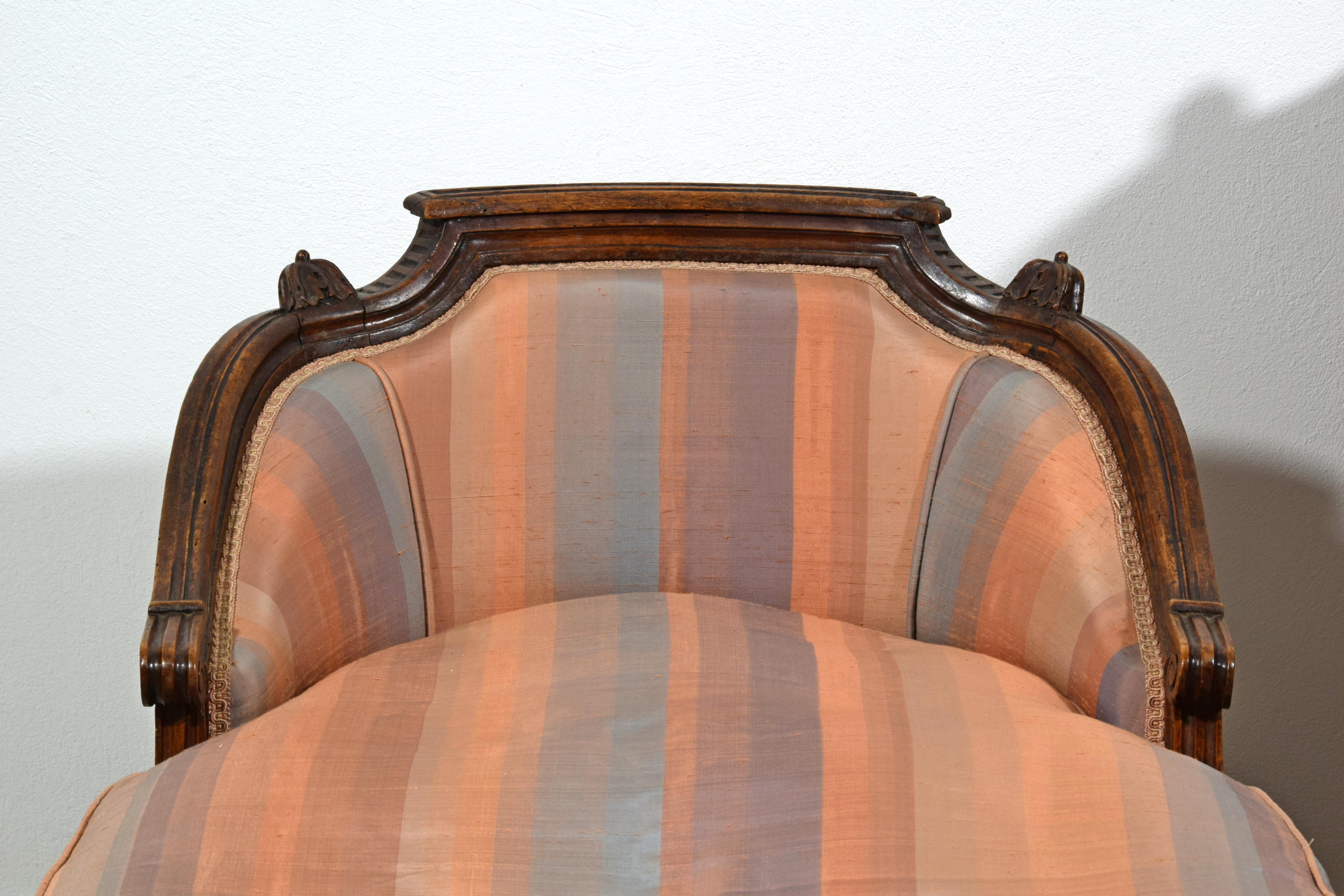 18th Century, Italian Neoclassical Walnut Wood Duchesse Brisée Armchair For Sale 15