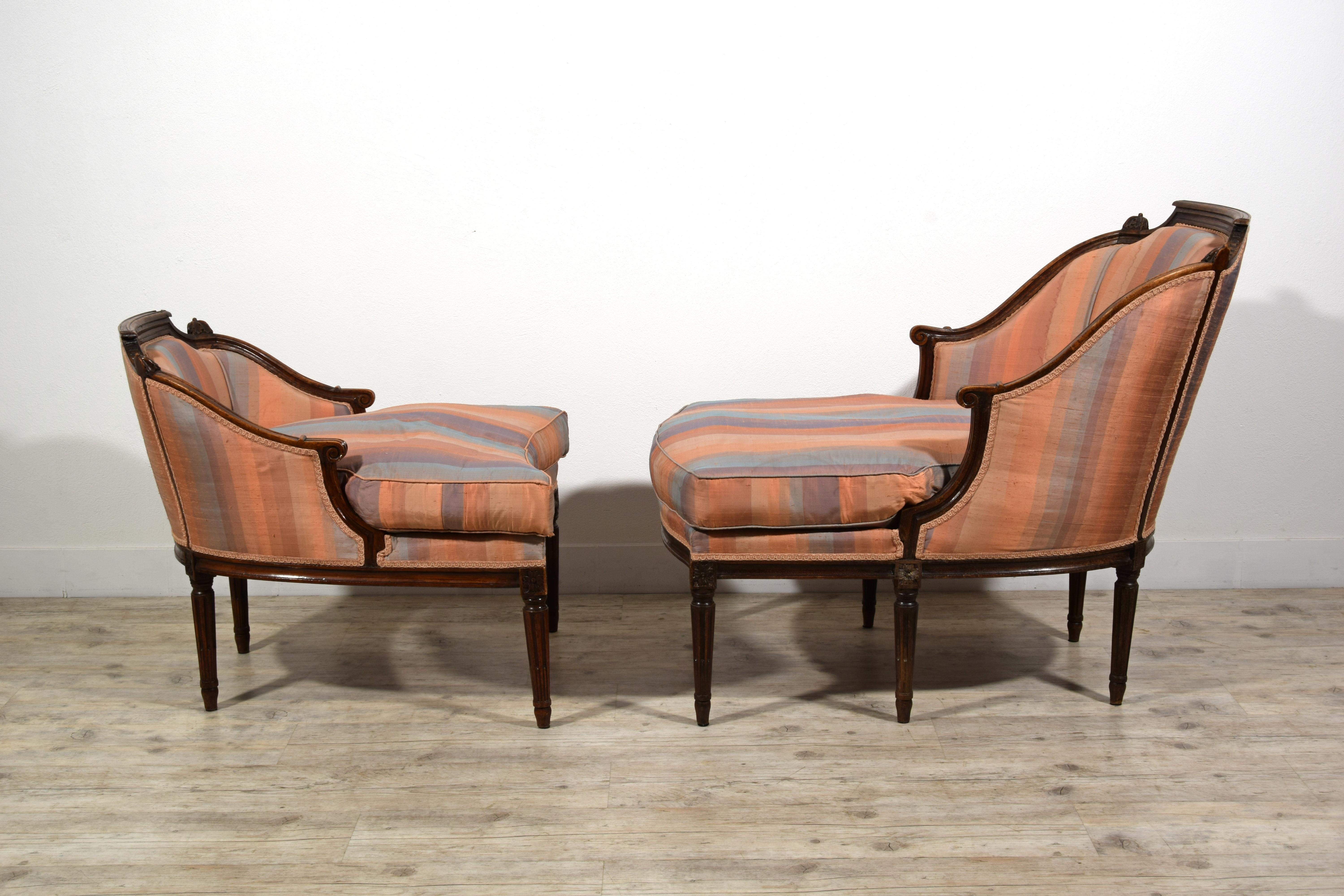 18th Century, Italian Neoclassical Walnut Wood Duchesse Brisée Armchair For Sale 16