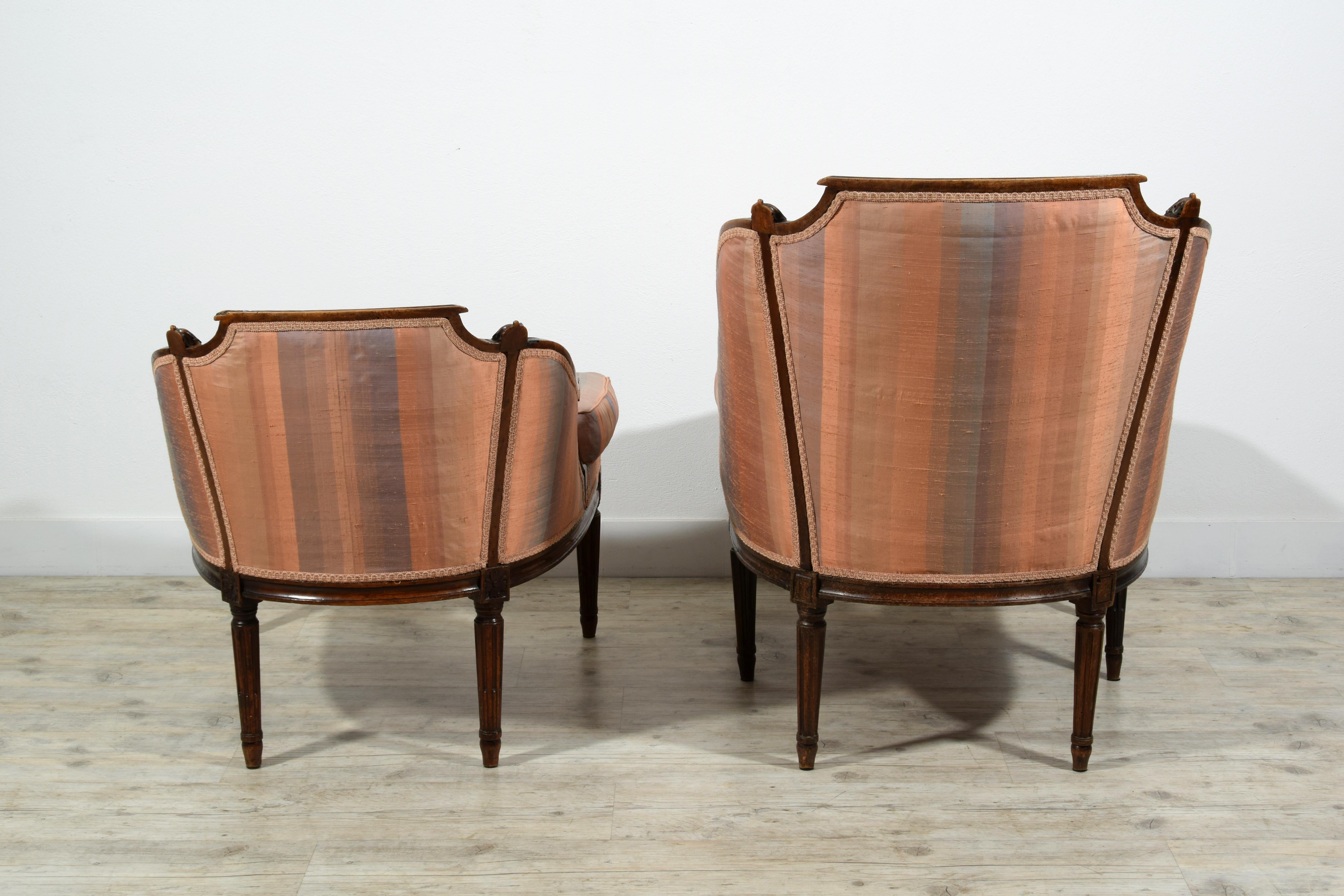 18th Century, Italian Neoclassical Walnut Wood Duchesse Brisée Armchair For Sale 17