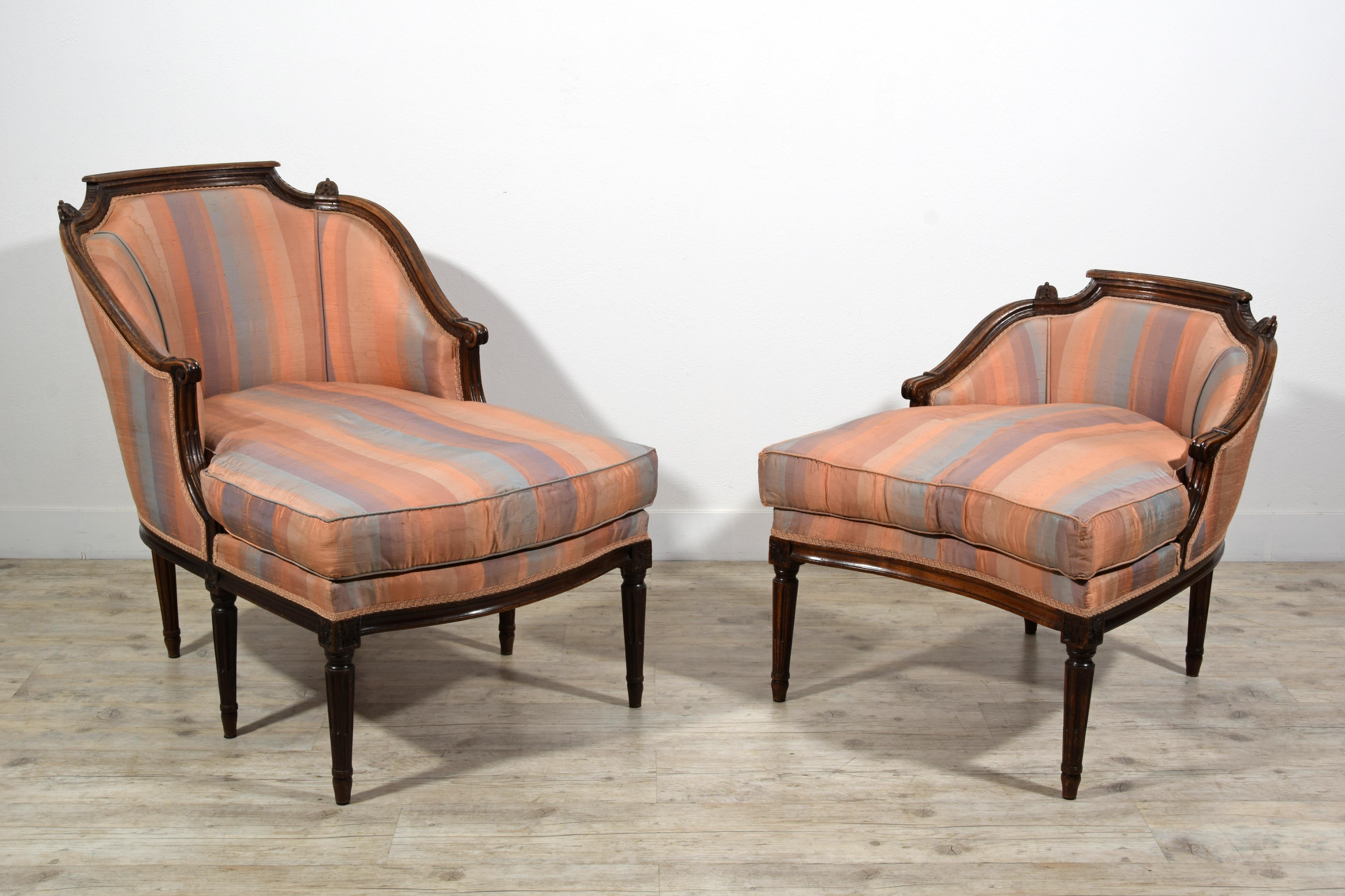 18th Century, Italian Neoclassical Walnut Wood Duchesse Brisée Armchair For Sale 5