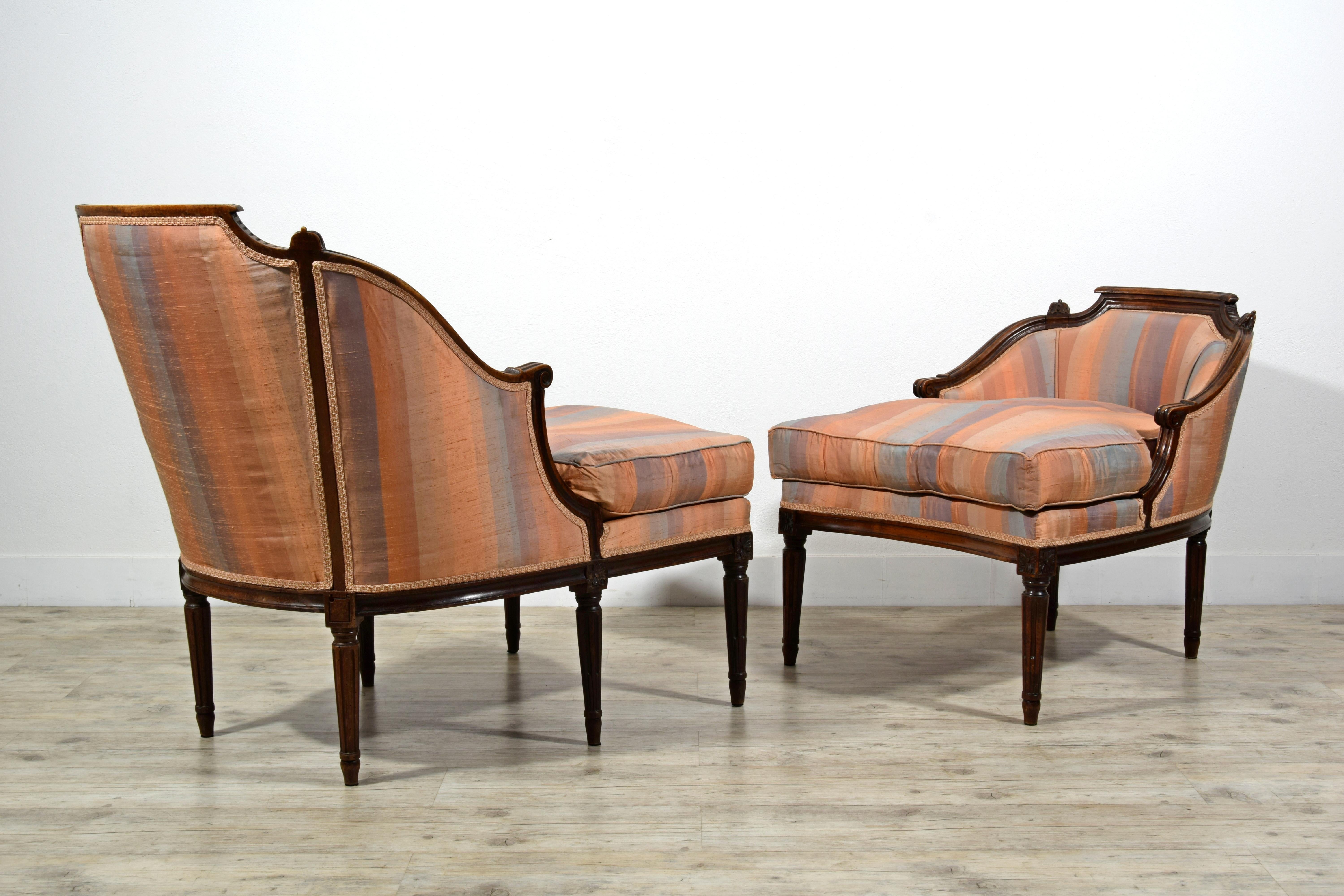 18th Century, Italian Neoclassical Walnut Wood Duchesse Brisée Armchair For Sale 6