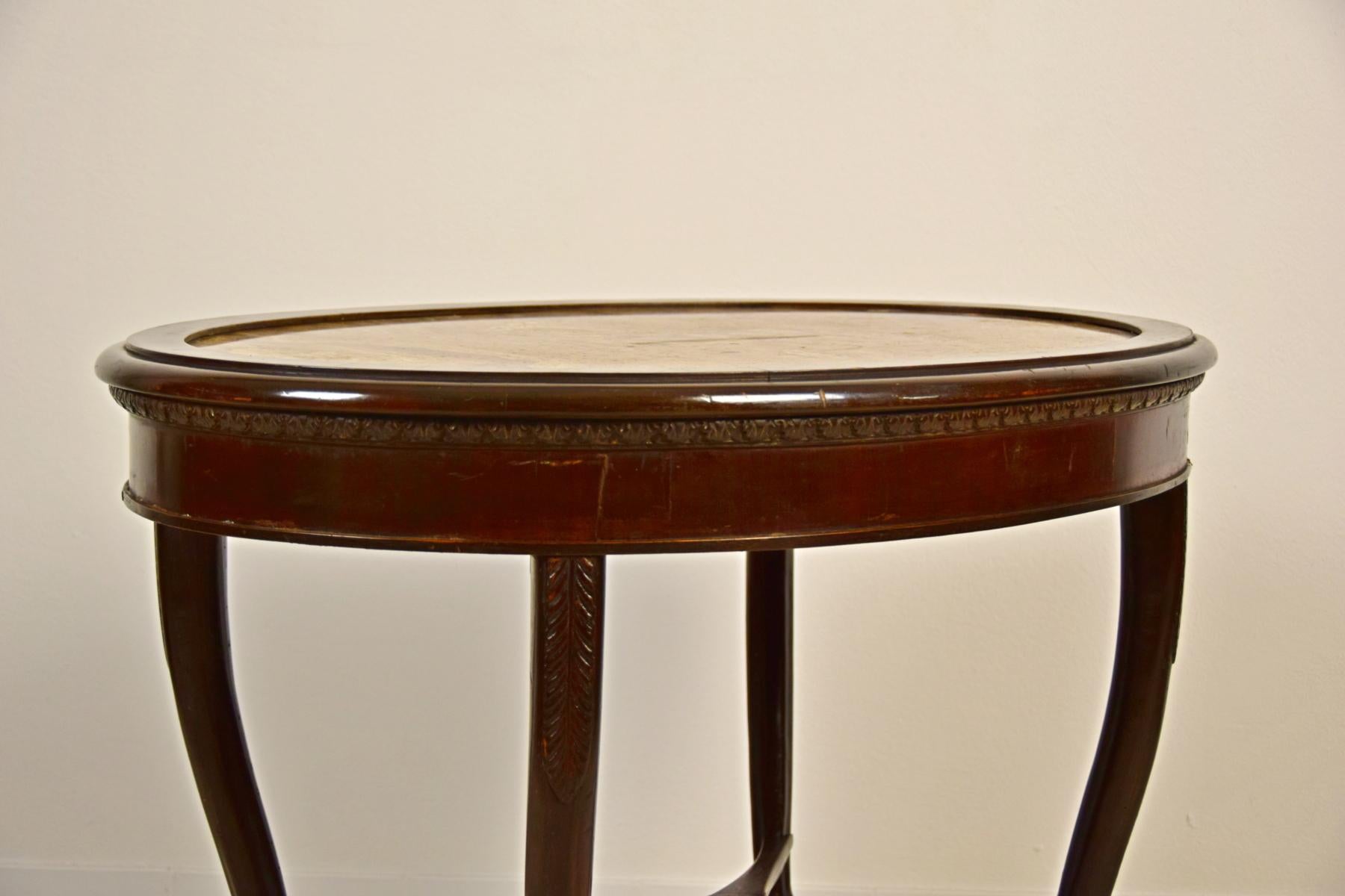 18th Century, Italian Neoclassical Wood Coffee Table with Alabaster Oval Top For Sale 10