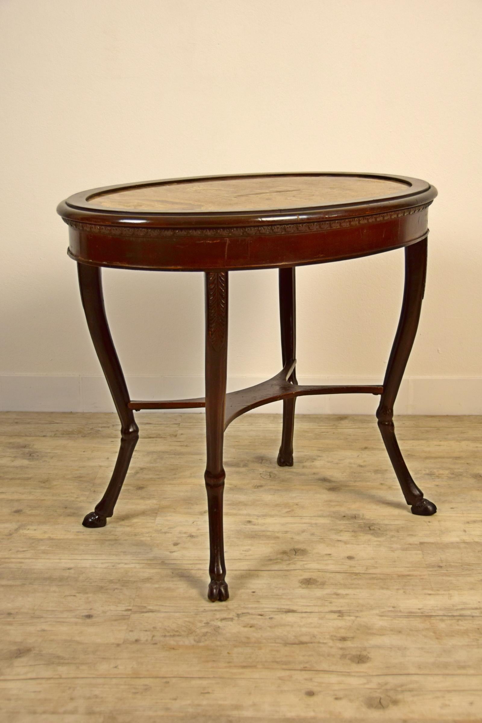18th Century, Italian Neoclassical Wood Coffee Table with Alabaster Oval Top For Sale 2