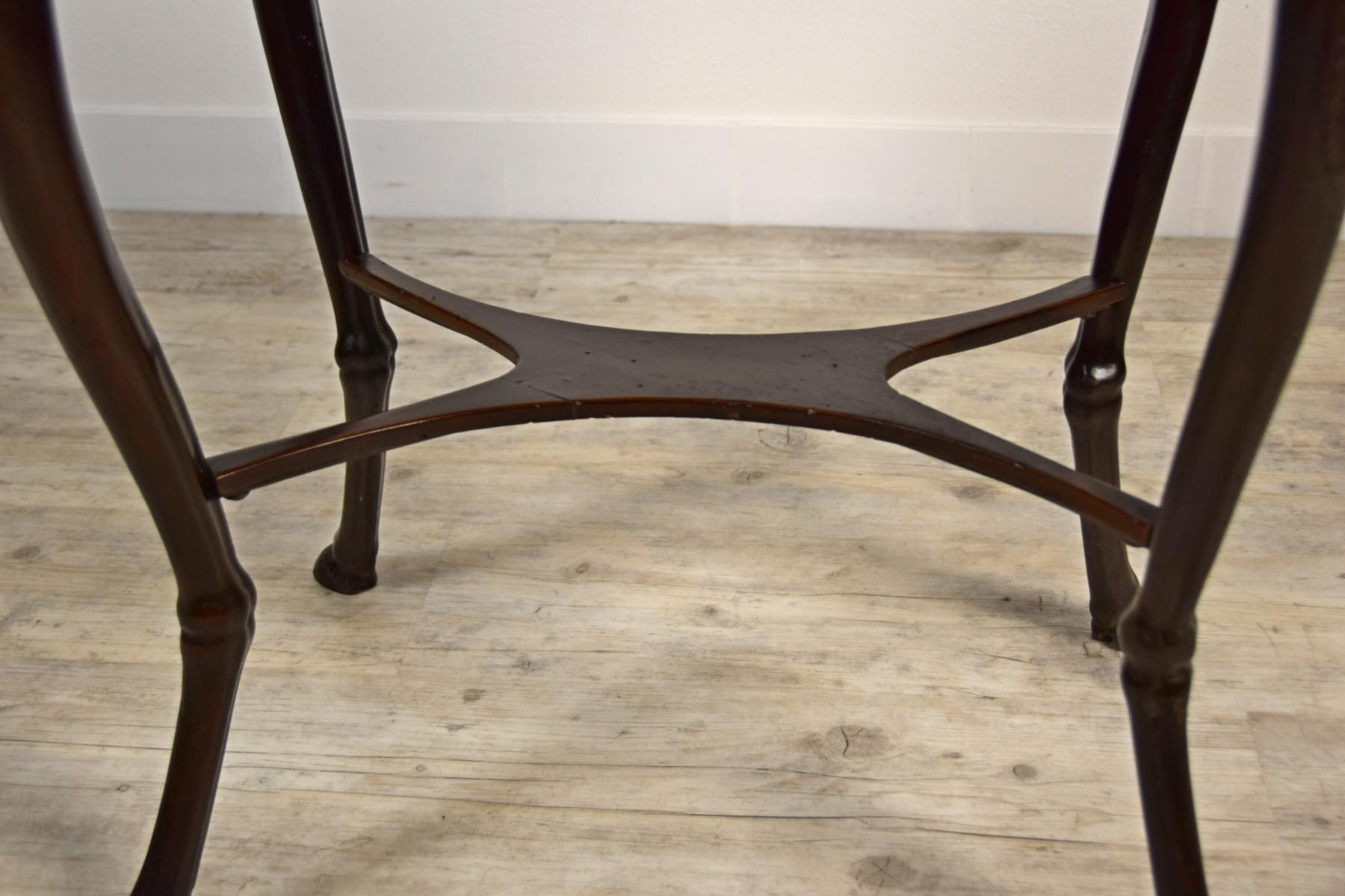 18. Jahrhundert:: Italienischer Neoklassischer Couchtisch aus Holz mit ovaler Alabasterplatte im Angebot 6