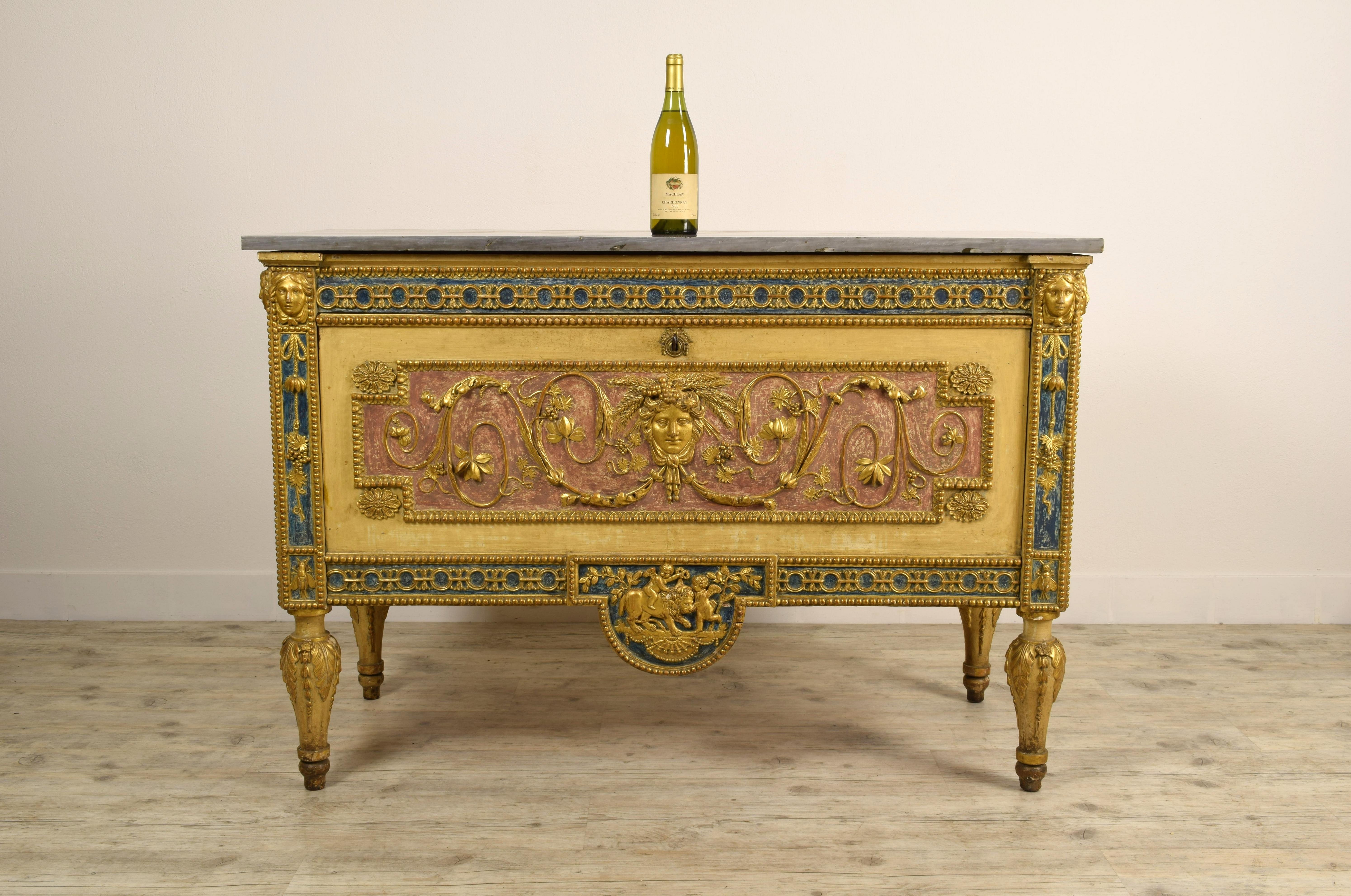 18th Century Italian Neoclassical Wood Dresser Attributed to Francesco Bolgiè For Sale 10
