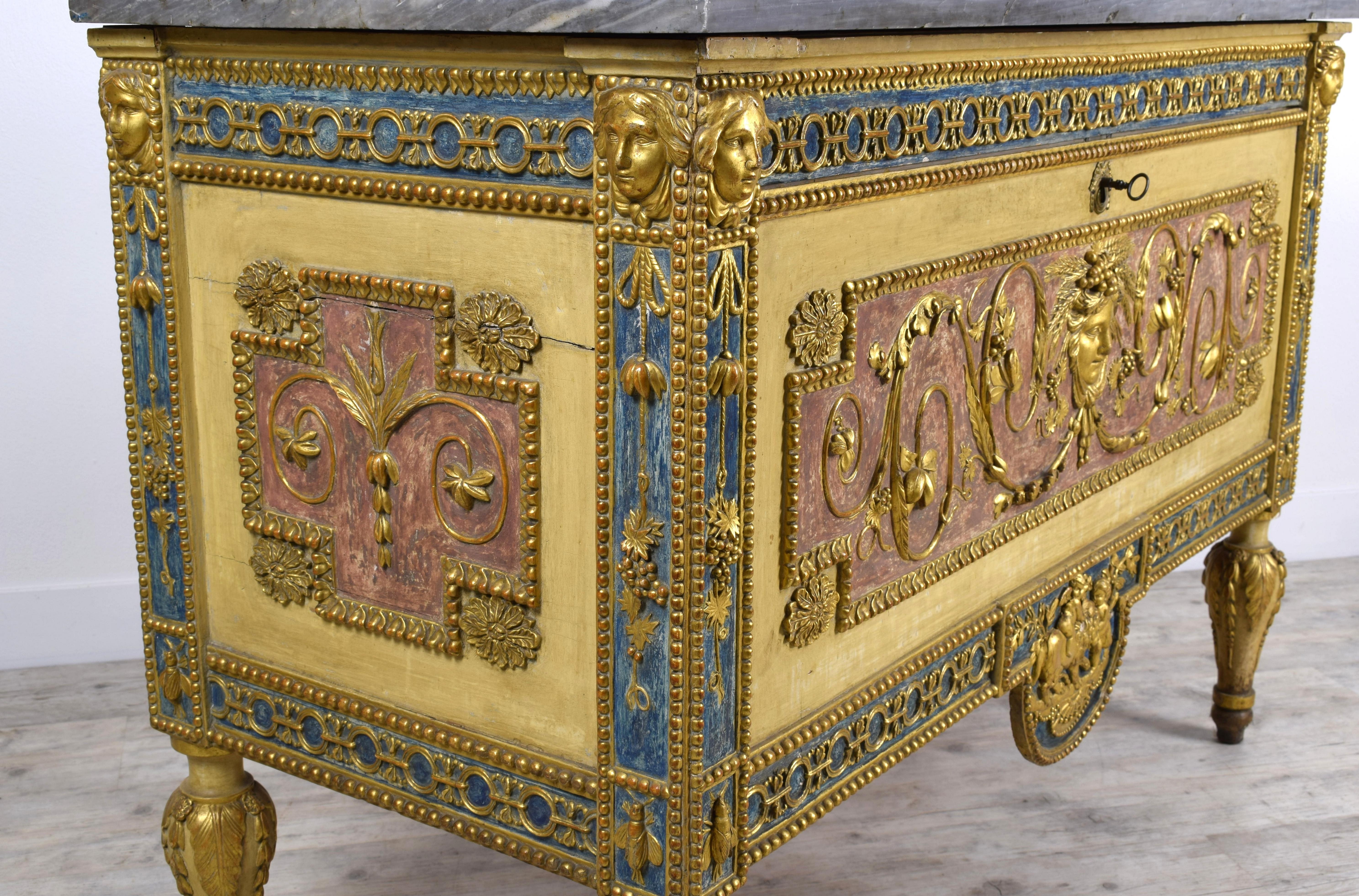 18th Century Italian Neoclassical Wood Dresser Attributed to Francesco Bolgiè For Sale 13