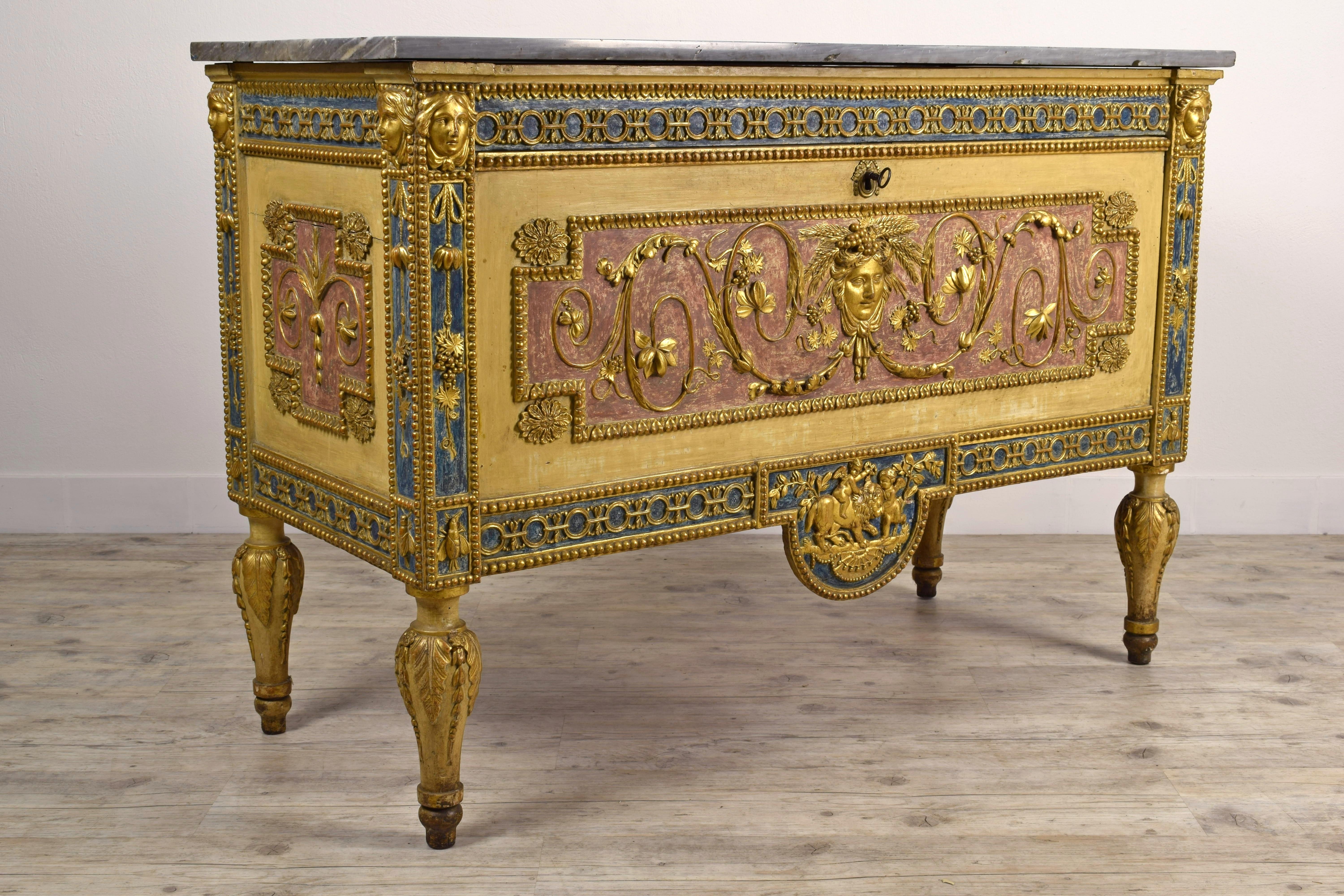 Hand-Carved 18th Century Italian Neoclassical Wood Dresser Attributed to Francesco Bolgiè For Sale
