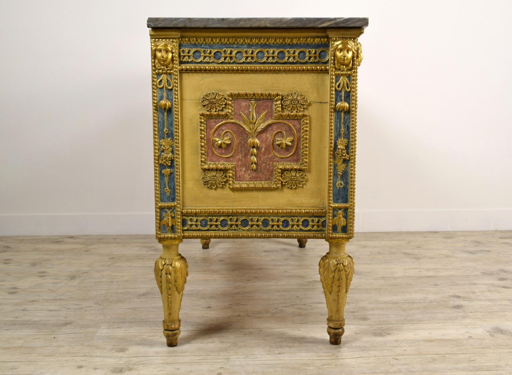 18th Century Italian Neoclassical Wood Dresser Attributed to Francesco Bolgiè 5