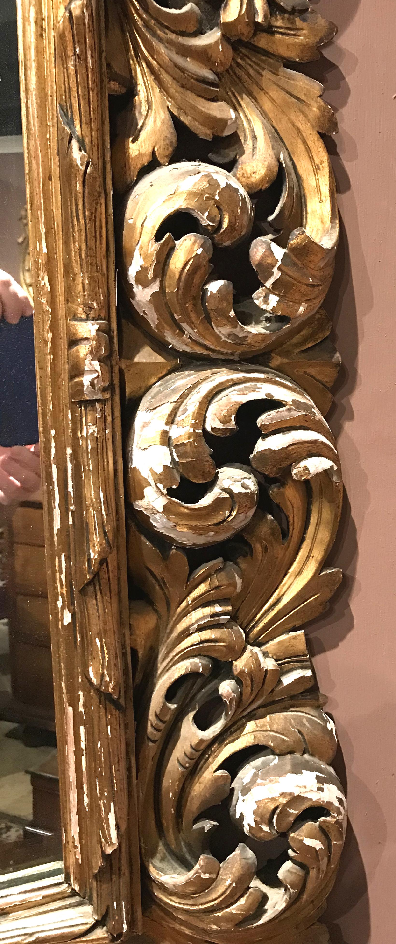 18th Century Italian Nicely Carved Foliate Giltwood Mirror In Good Condition In Milford, NH