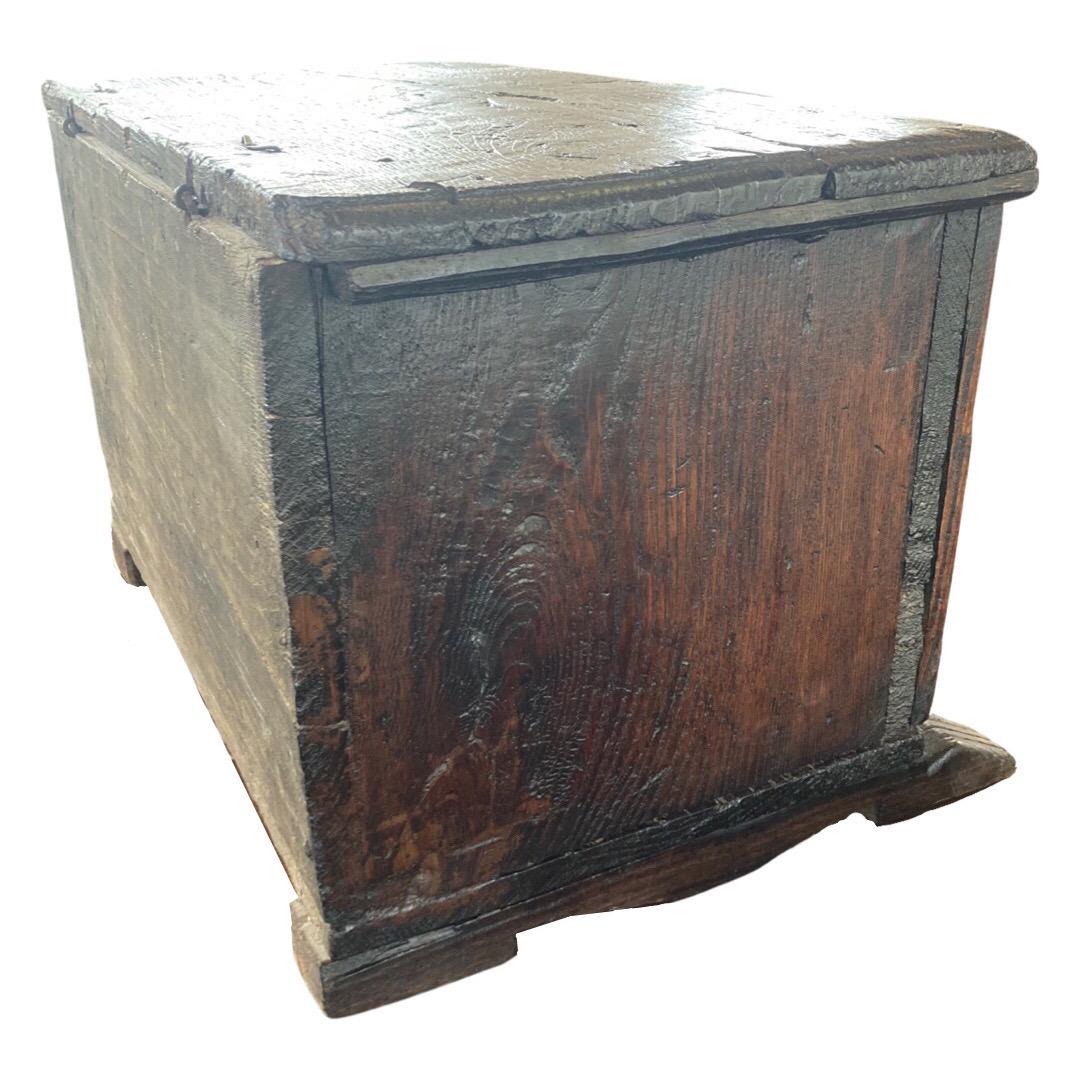 18th Century Italian Oak Box / Chest 5