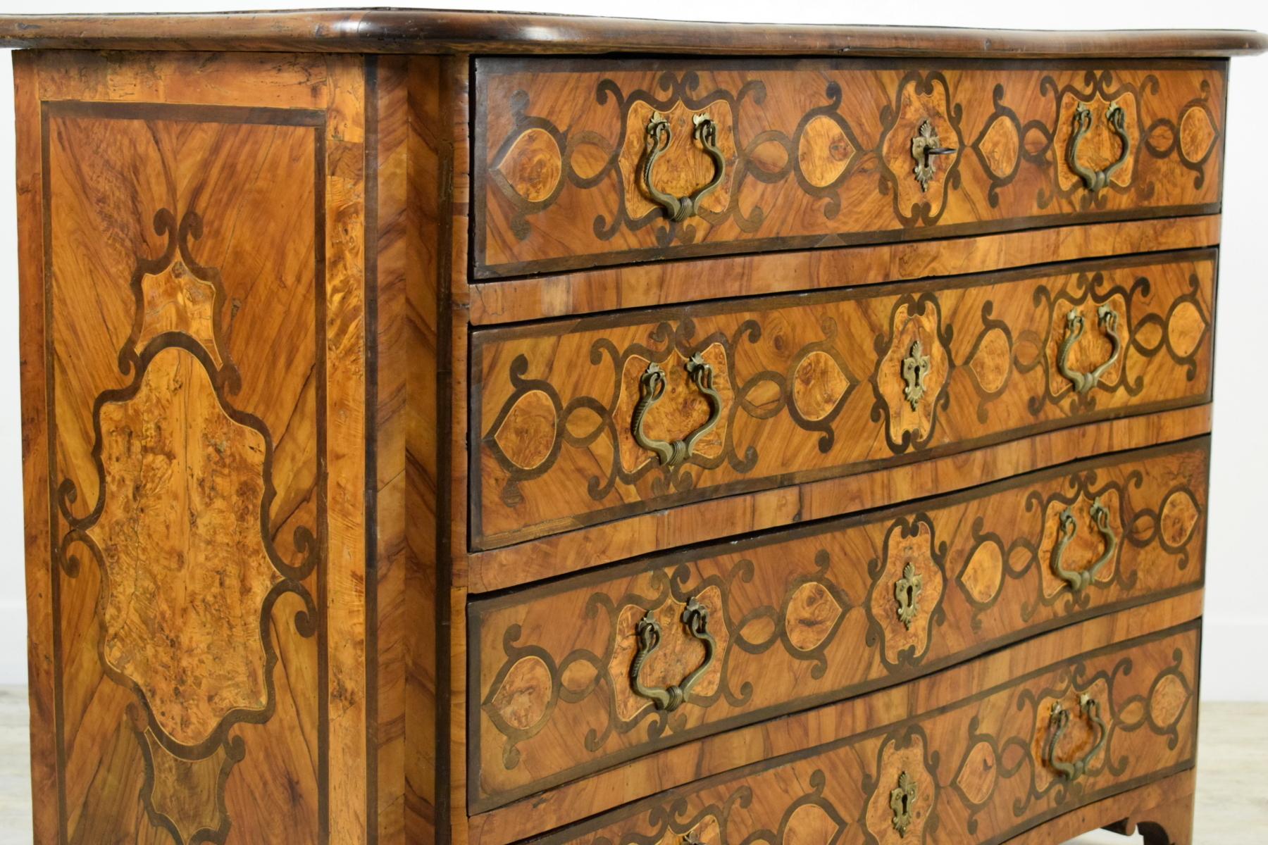 18th Century, Italian Olive Wood Paved and Inlaid Chest of Drawers For Sale 2