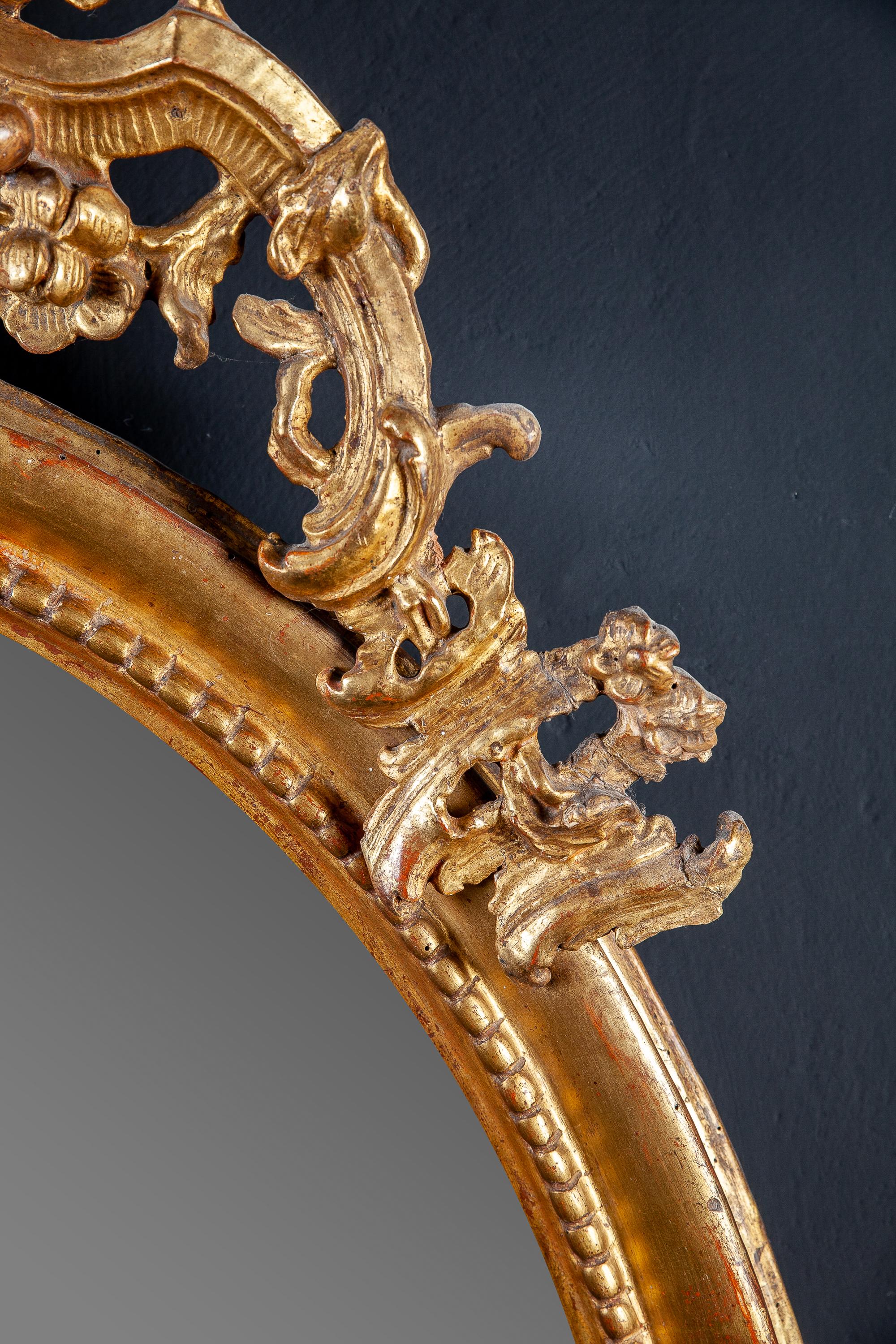 Louis XV 18th Century Italian Oval Shape Giltwood Mirror For Sale